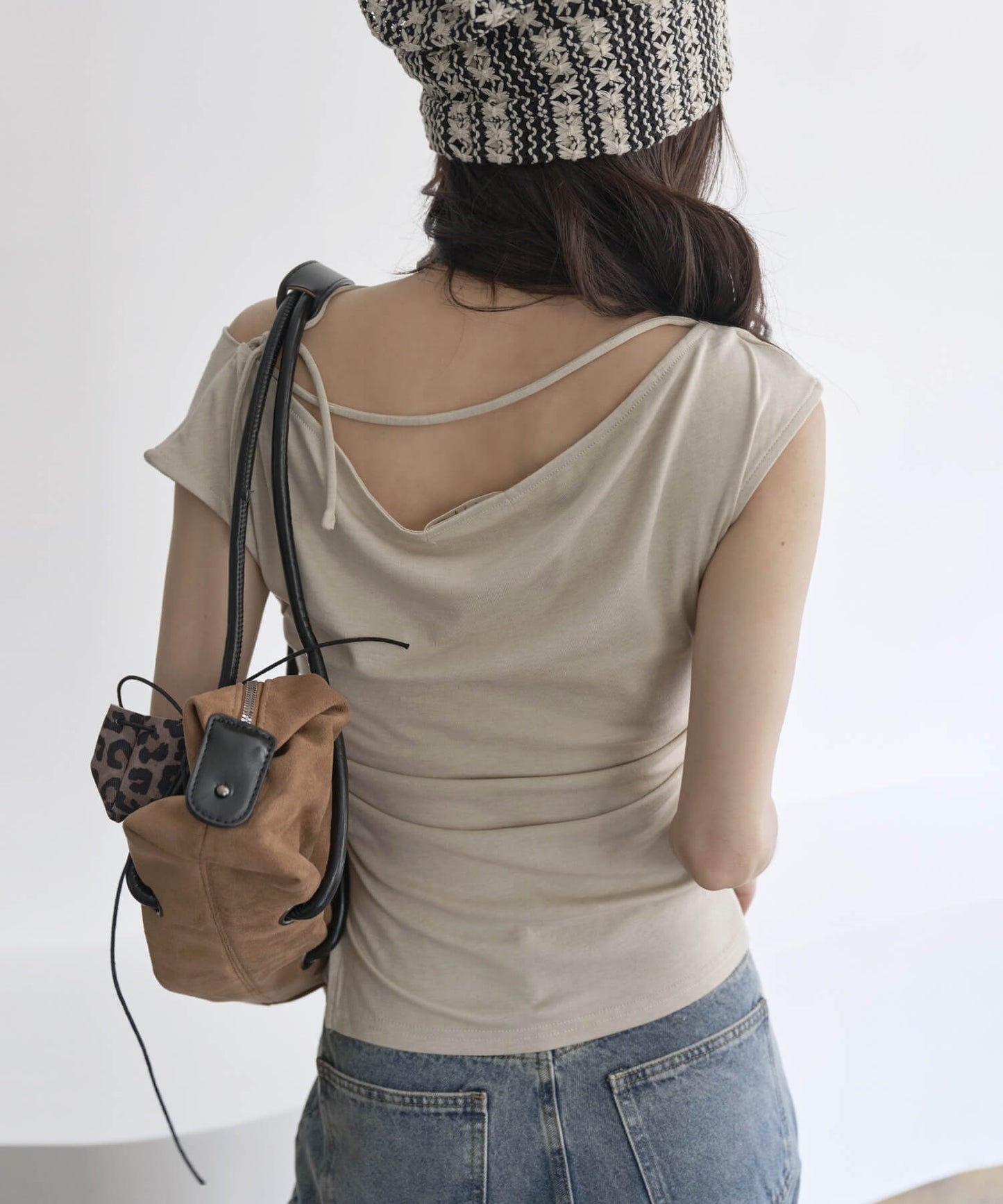オフショルダー/ワンショルダースリムフィットシャーリングスリットリボン半袖Tシャツカットソー