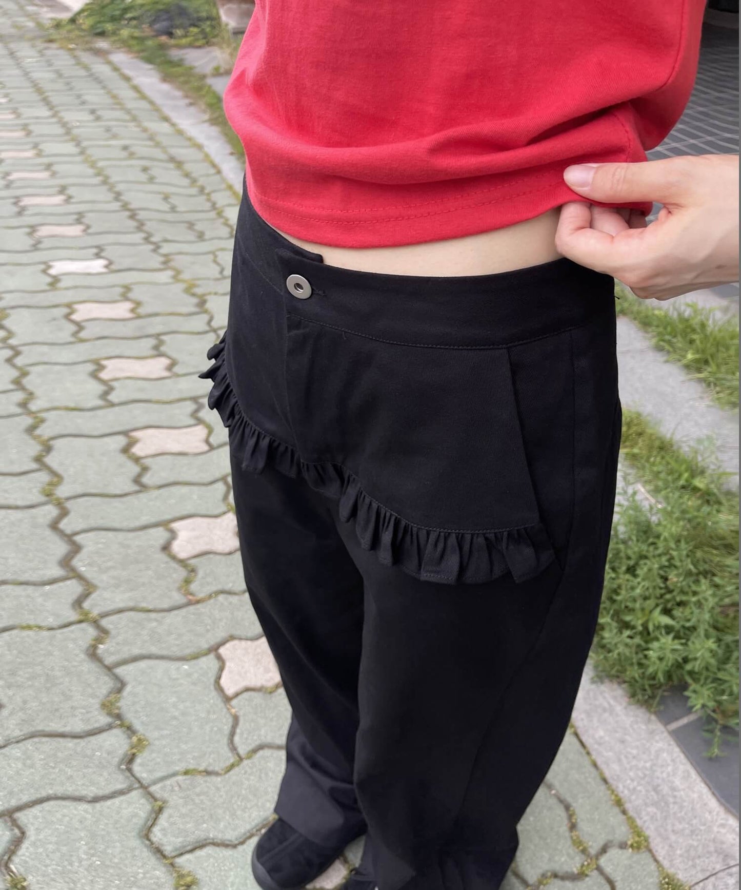 フロントフリルポイントコットンローライズワイドシルエットパンツ