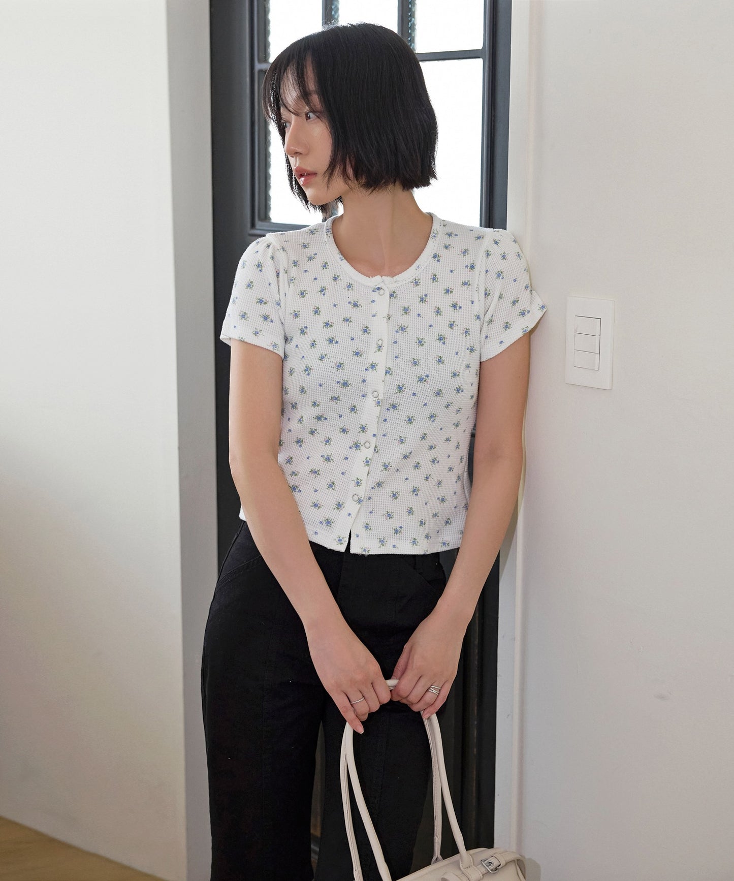 【UNE ORIGINAL】 ワッフル素材×花柄シルバートットレーストリミングボタン半袖カーディガン
