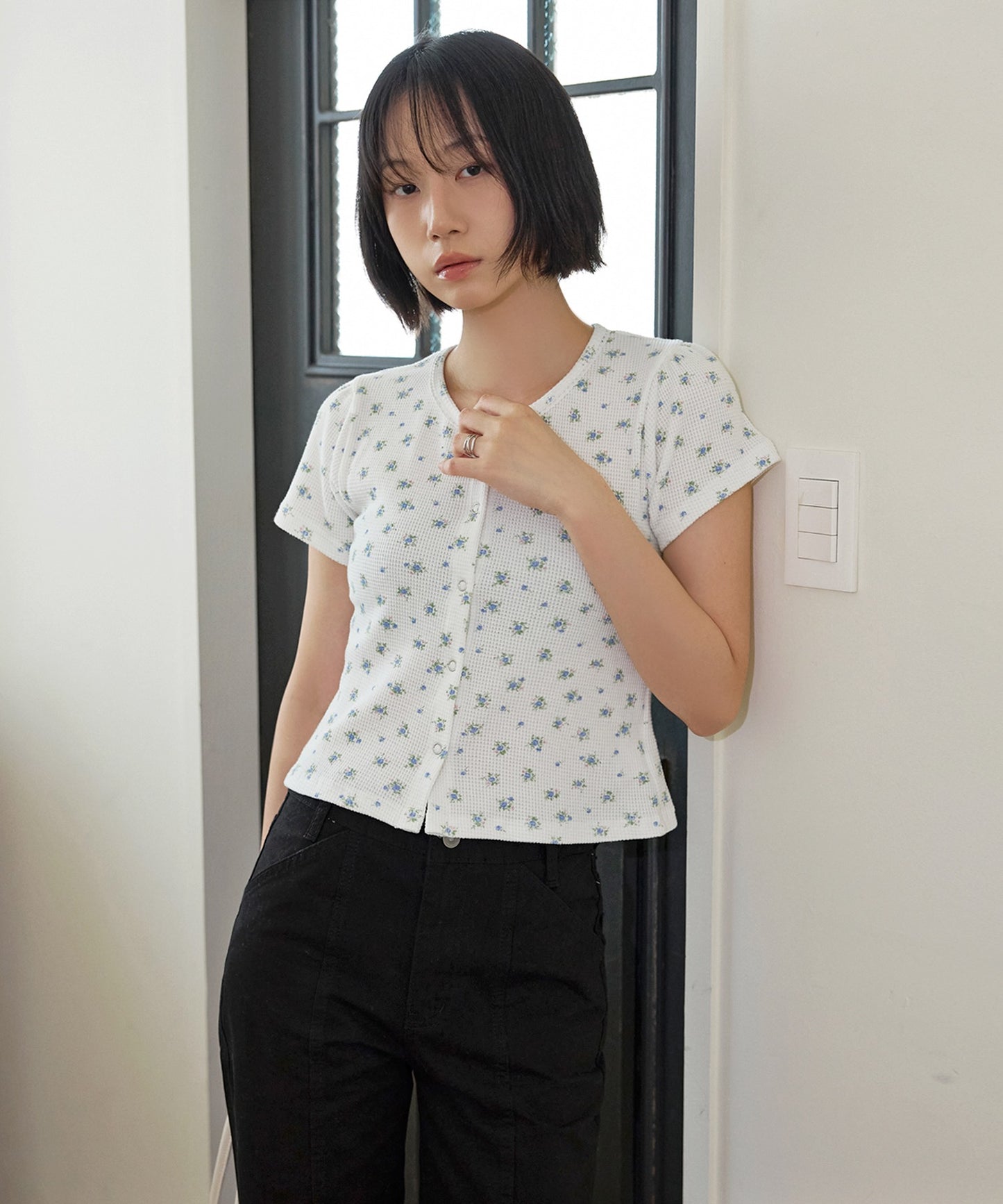 【UNE ORIGINAL】 ワッフル素材×花柄シルバートットレーストリミングボタン半袖カーディガン
