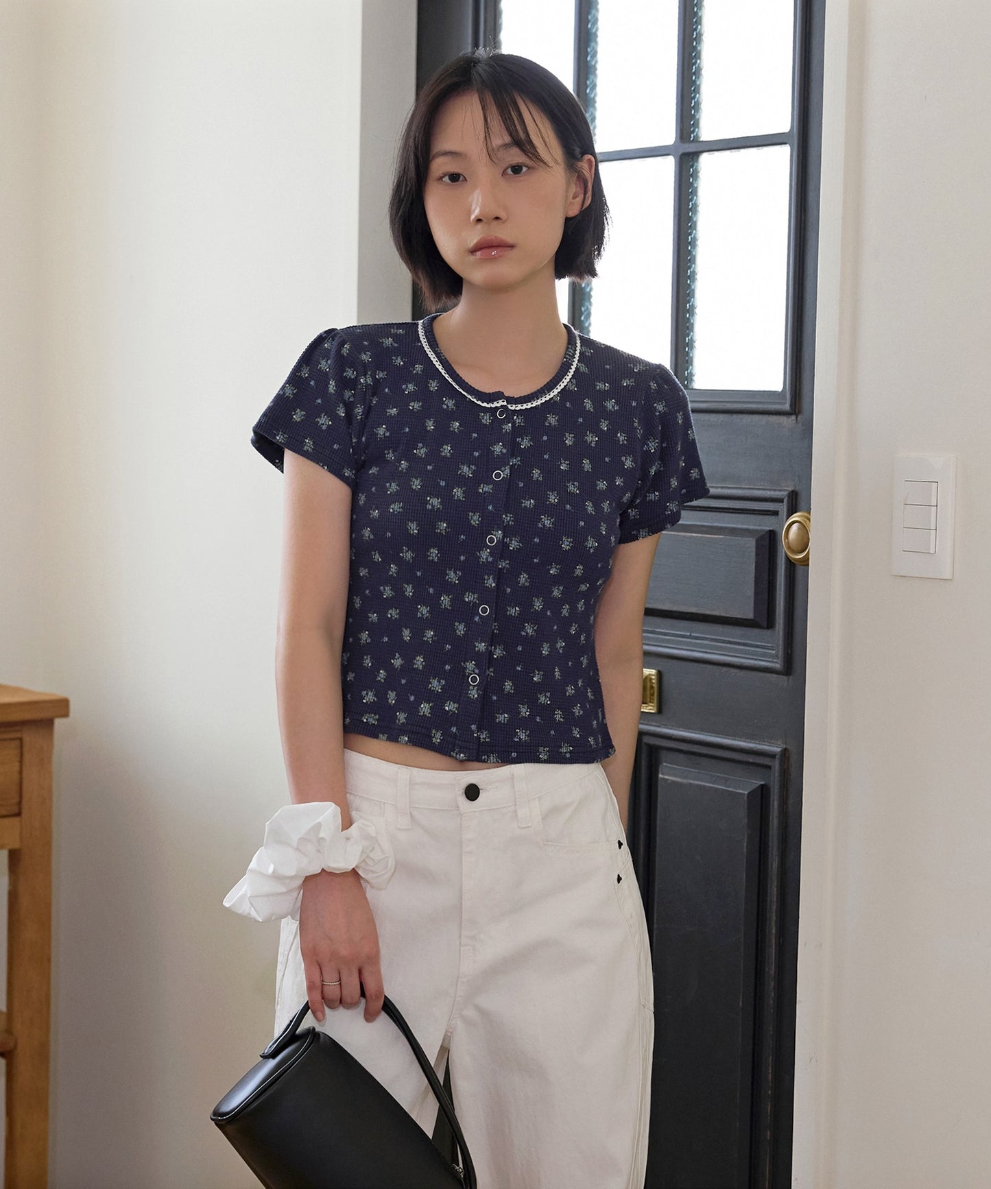 【UNE ORIGINAL】 ワッフル素材×花柄シルバートットレーストリミングボタン半袖カーディガン