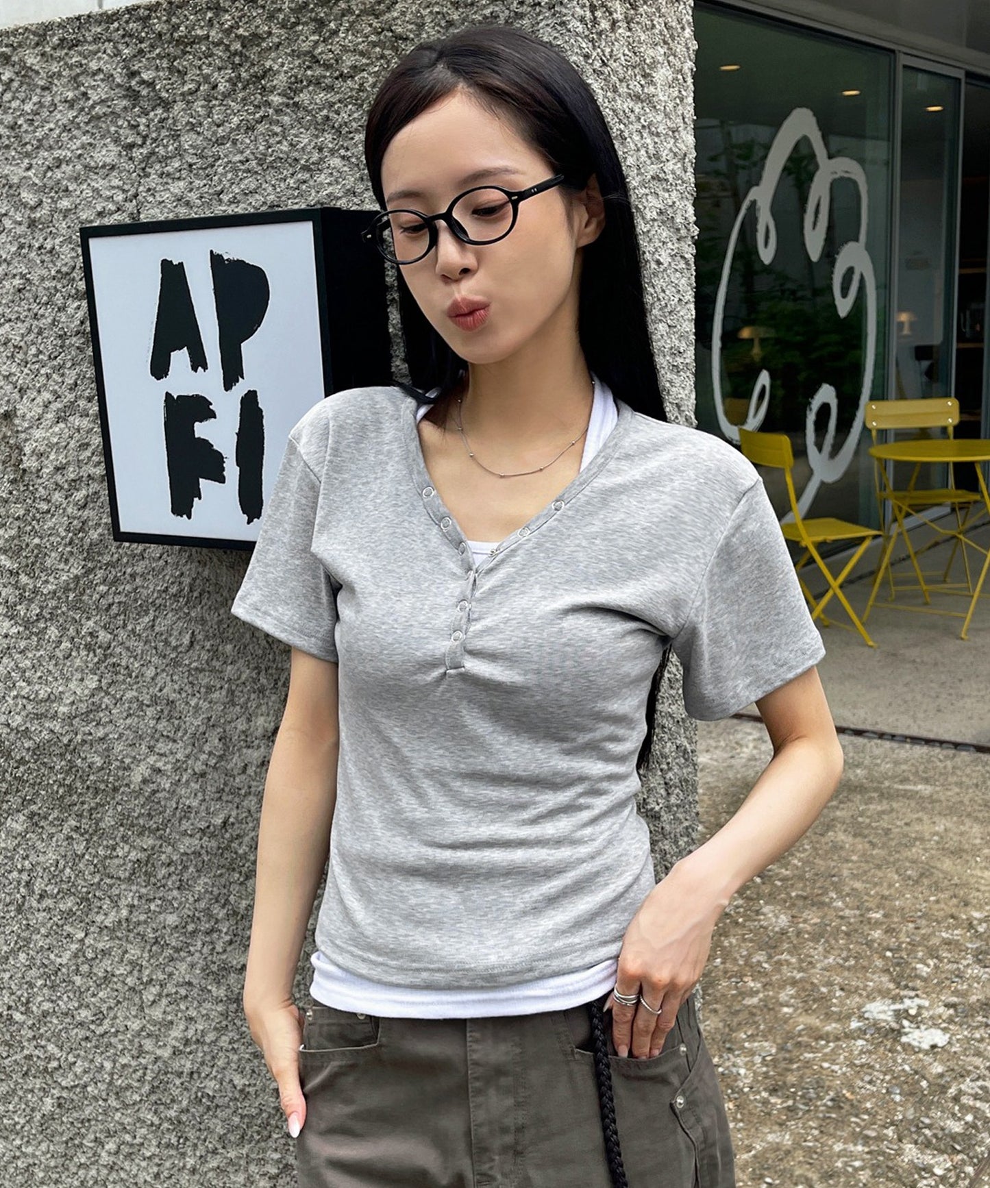 【2026SS新作アイテム】ユニークVネックシルバートットボタンレイヤード半袖Tシャツカットソー