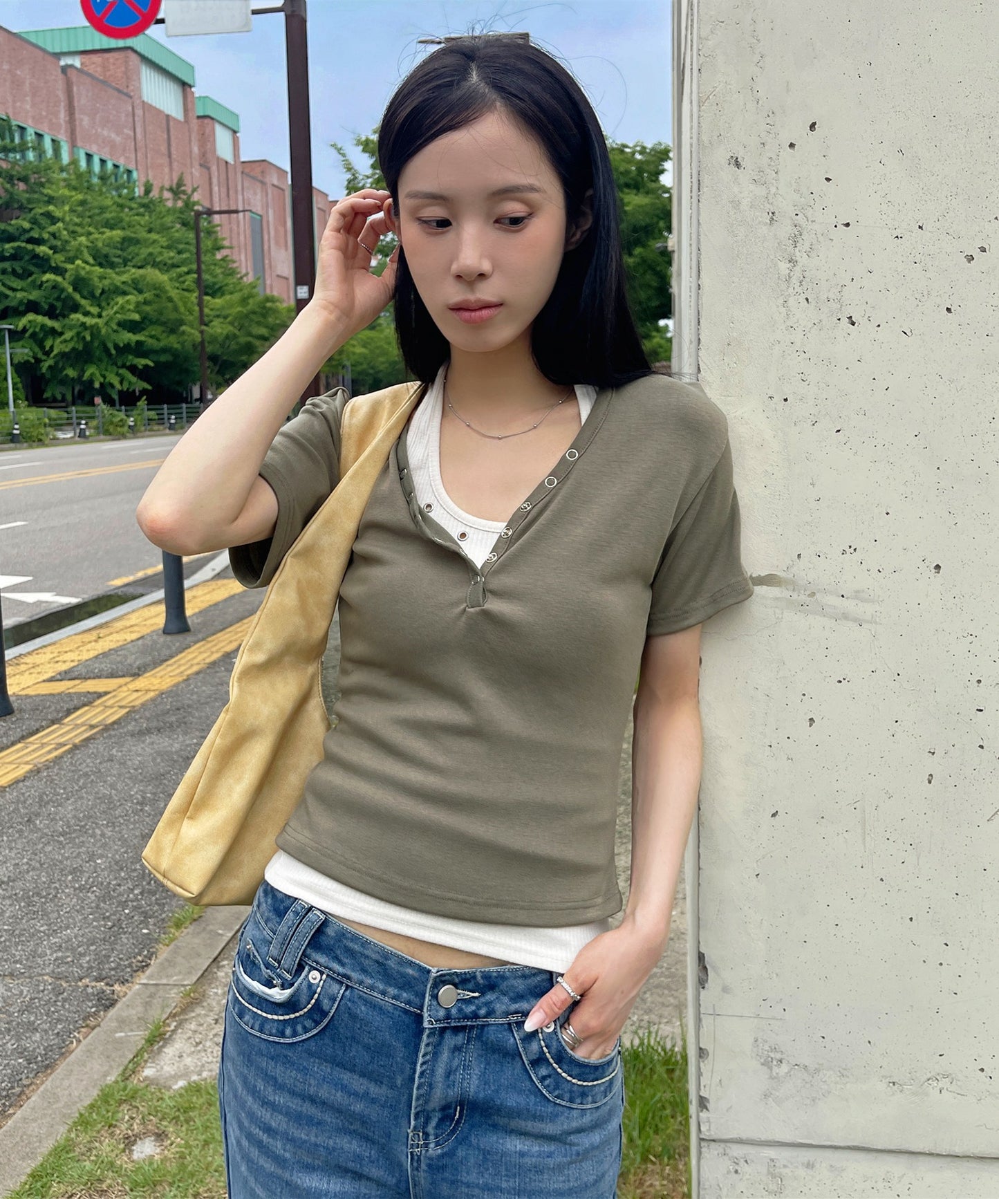 【2026SS新作アイテム】ユニークVネックシルバートットボタンレイヤード半袖Tシャツカットソー
