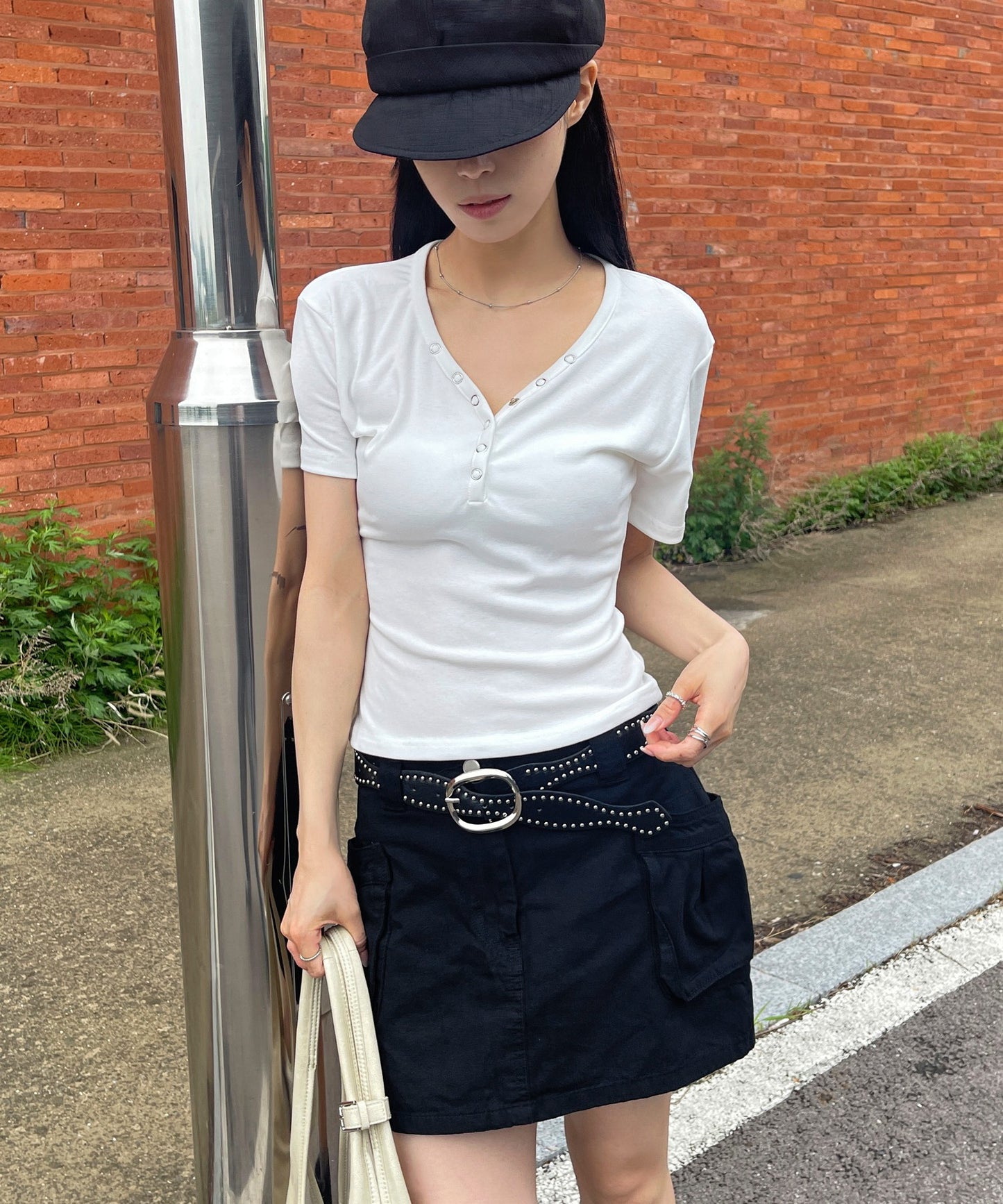 【2026SS新作アイテム】ユニークVネックシルバートットボタンレイヤード半袖Tシャツカットソー