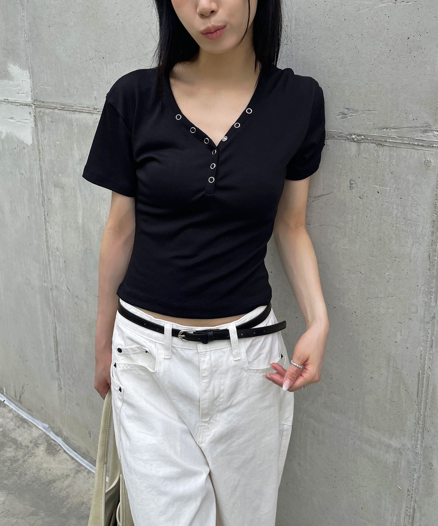 【2026SS新作アイテム】ユニークVネックシルバートットボタンレイヤード半袖Tシャツカットソー