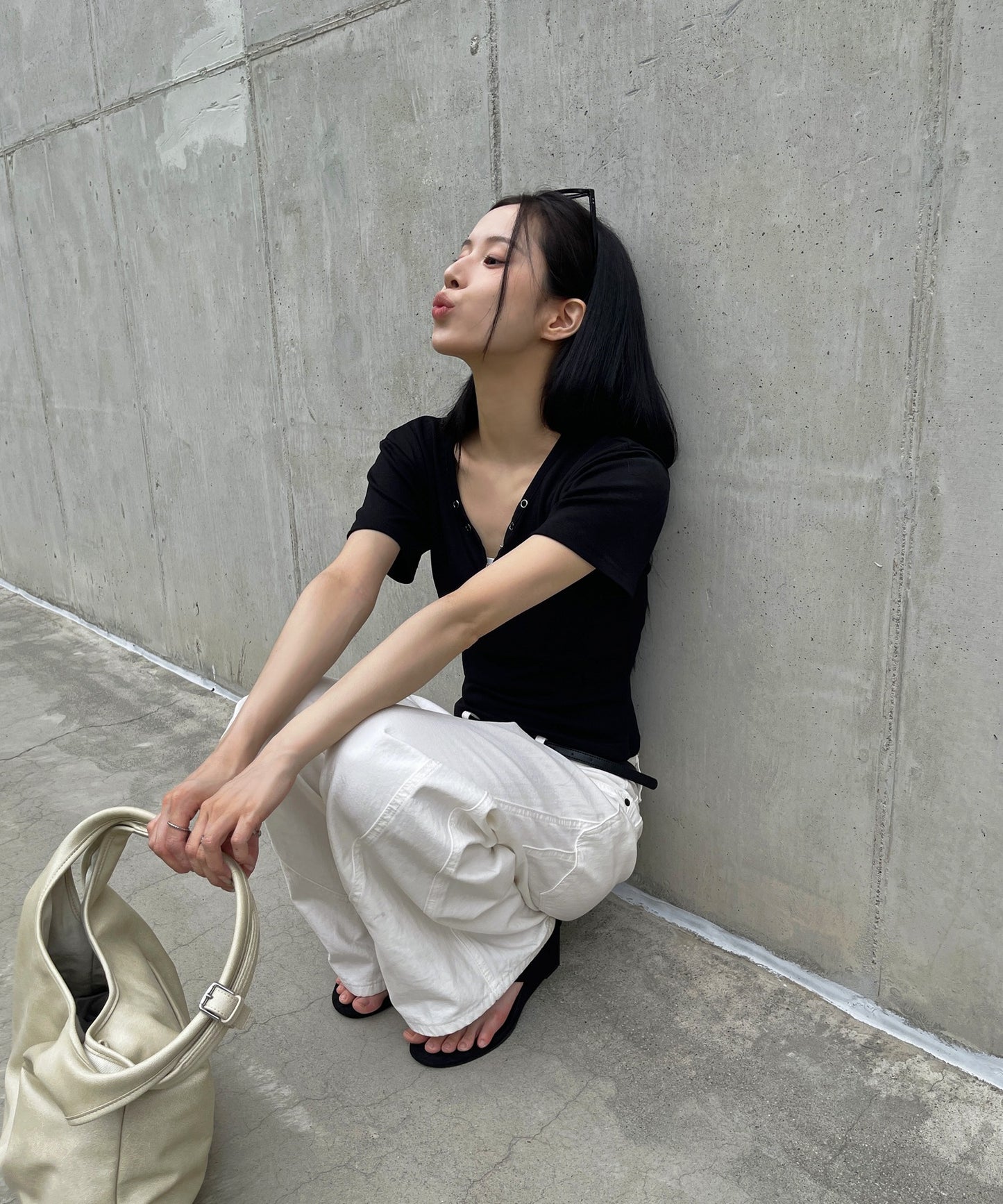 【2026SS新作アイテム】ユニークVネックシルバートットボタンレイヤード半袖Tシャツカットソー