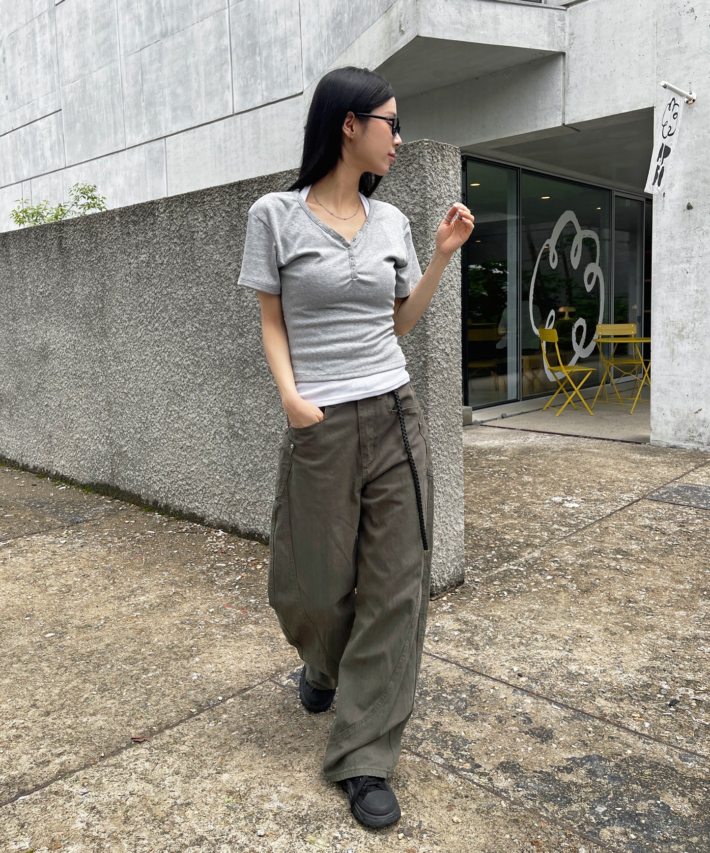【2026SS新作アイテム】ユニークVネックシルバートットボタンレイヤード半袖Tシャツカットソー
