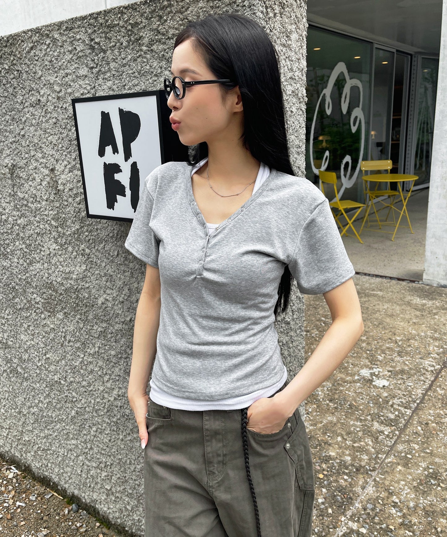 【2026SS新作アイテム】ユニークVネックシルバートットボタンレイヤード半袖Tシャツカットソー