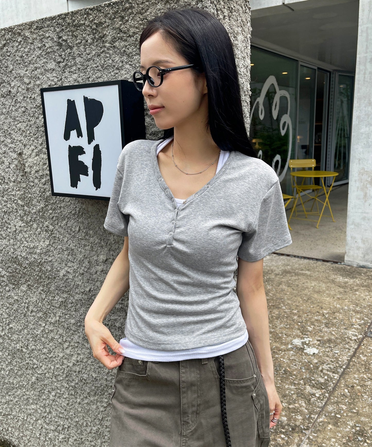 【2026SS新作アイテム】ユニークVネックシルバートットボタンレイヤード半袖Tシャツカットソー