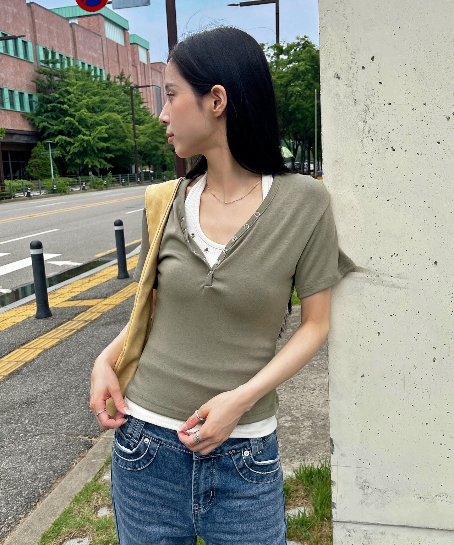 【2026SS新作アイテム】ユニークVネックシルバートットボタンレイヤード半袖Tシャツカットソー