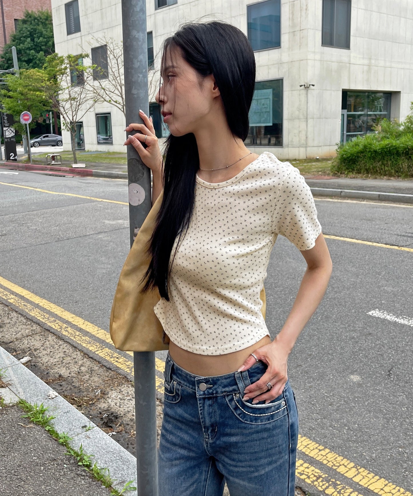【2026SS新作アイテム】【レイヤード用におすすめ】デイリー花柄UネックアンバランスミドルTシャツカットソー