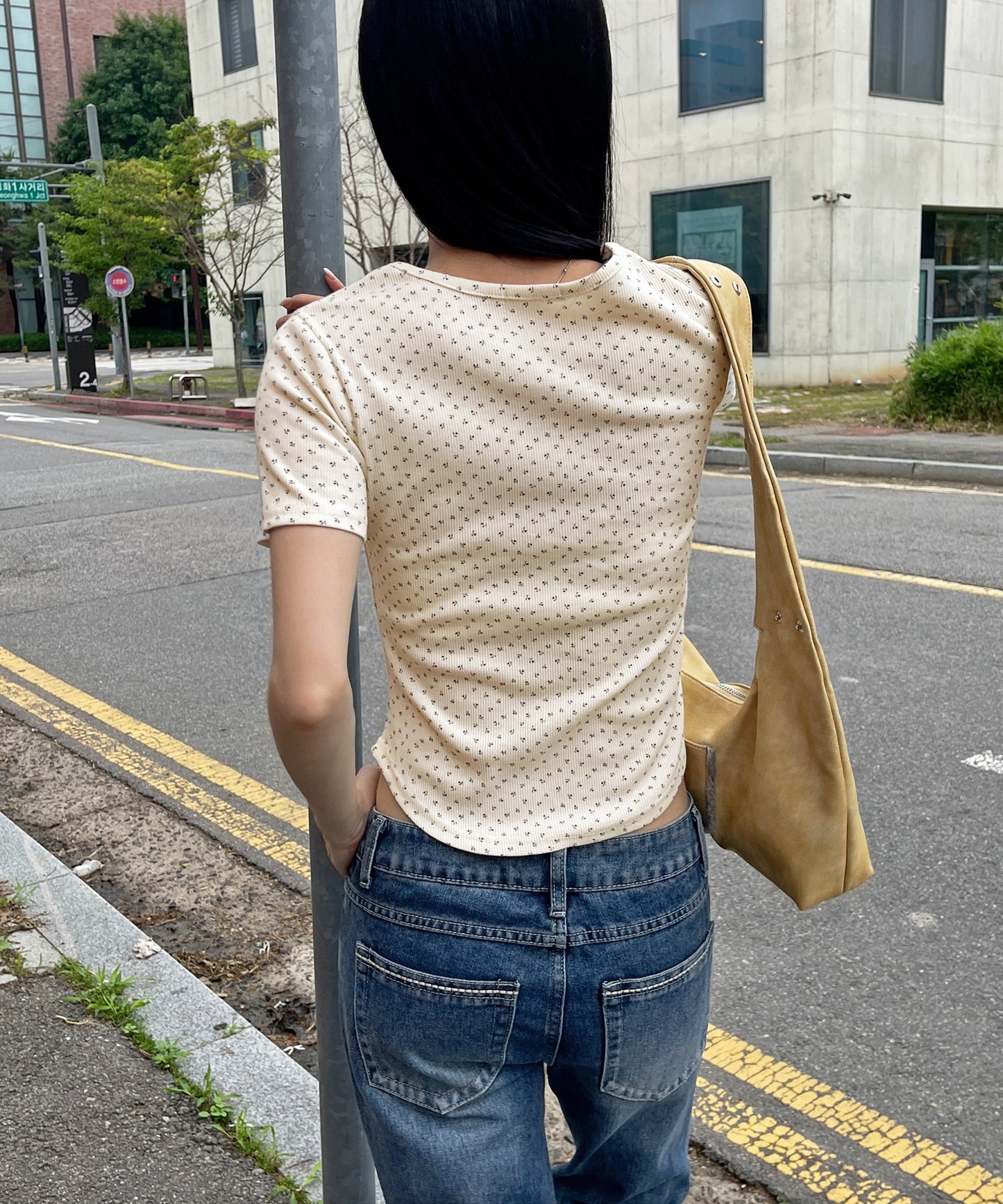 【2026SS新作アイテム】【レイヤード用におすすめ】デイリー花柄UネックアンバランスミドルTシャツカットソー
