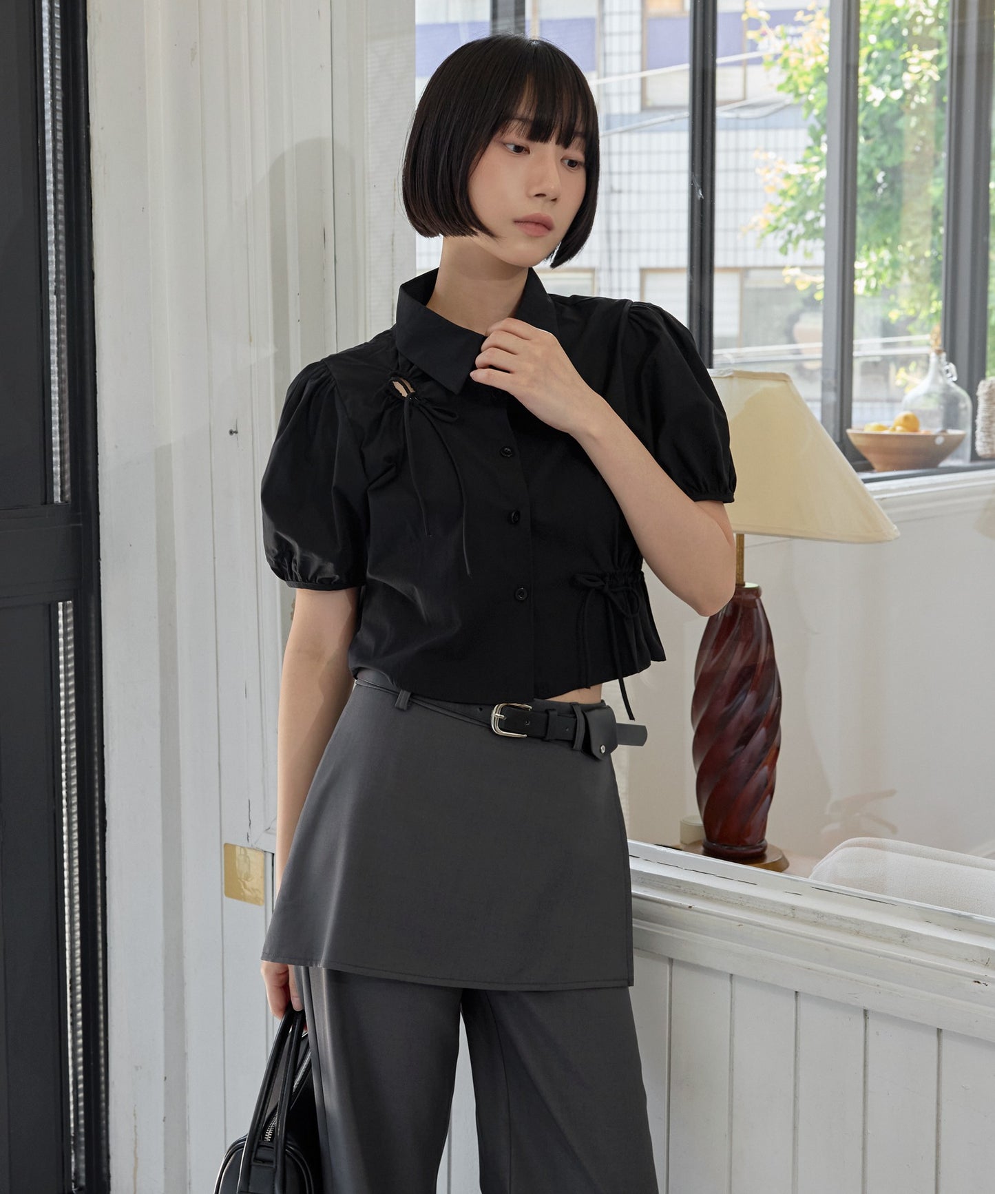 ラブリーパフスリーブスリットリボンクロップドショート丈ブラウス