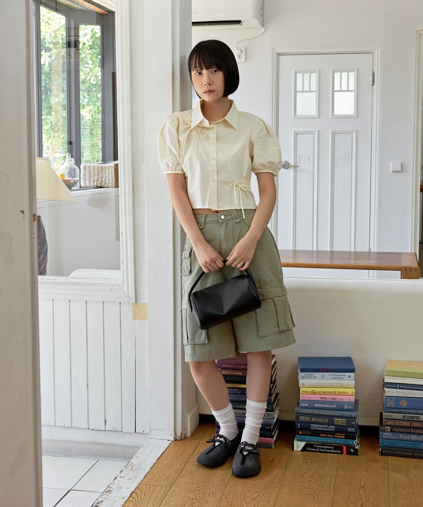 ラブリーパフスリーブスリットリボンクロップドショート丈ブラウス