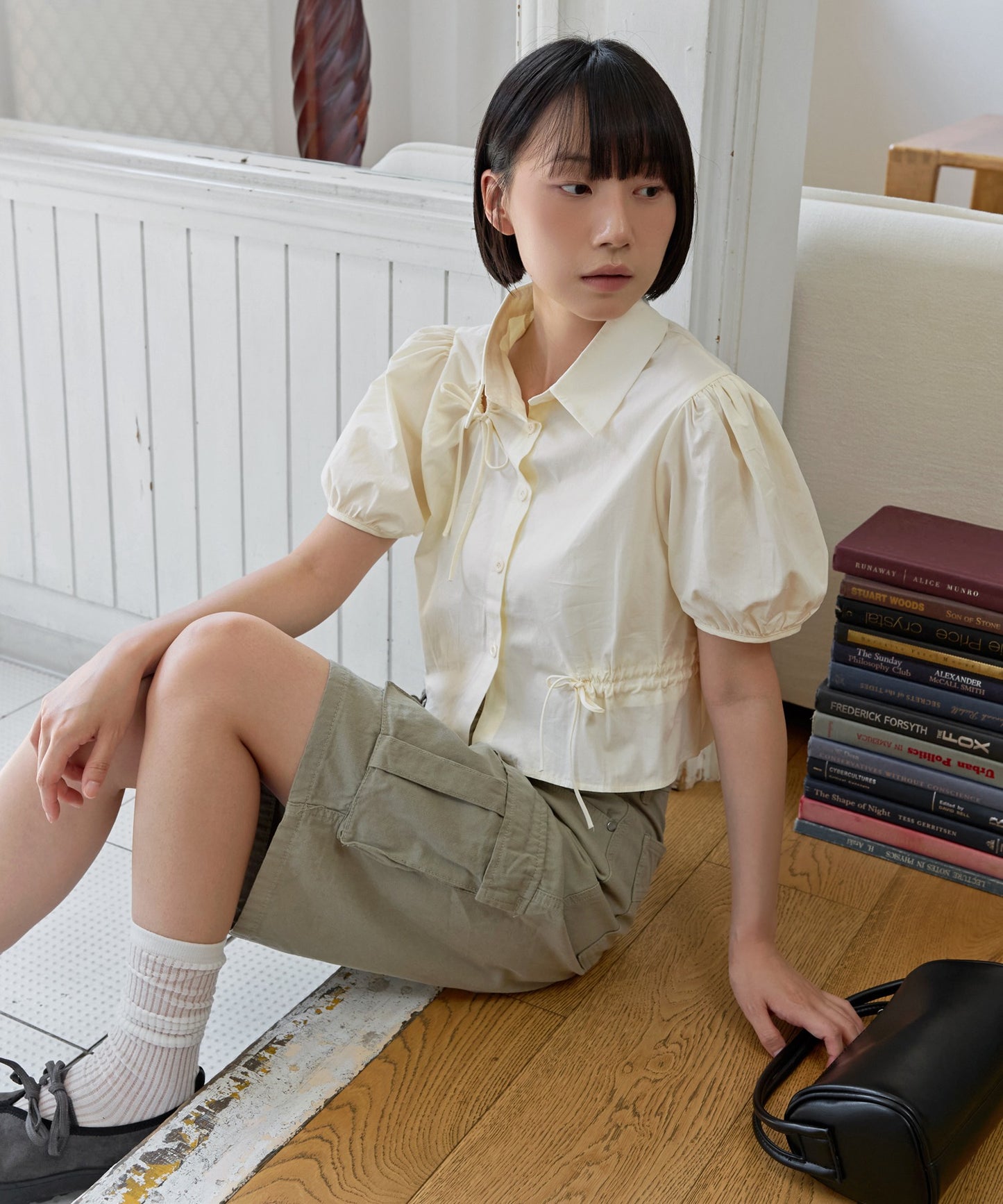 ラブリーパフスリーブスリットリボンクロップドショート丈ブラウス