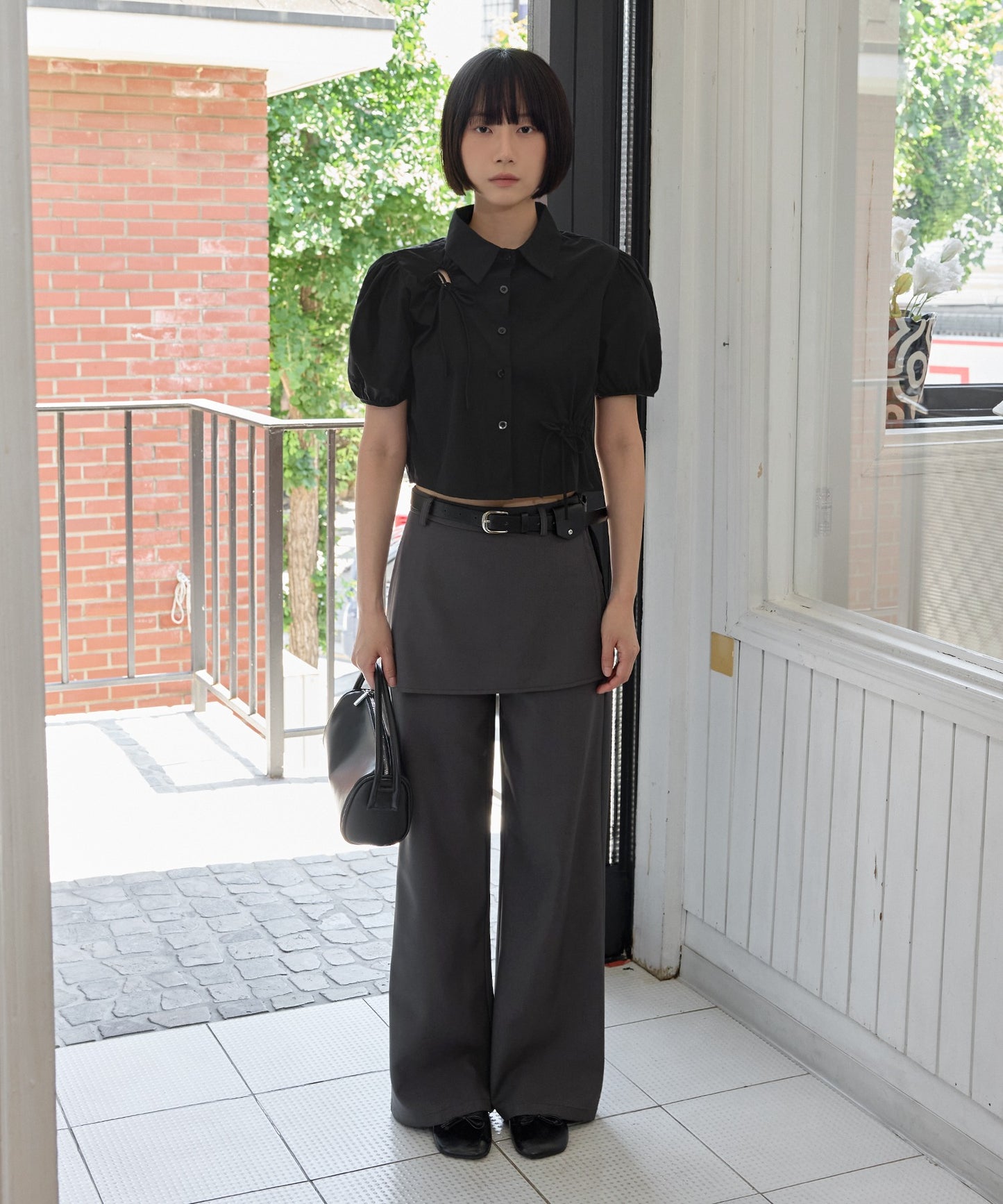 ラブリーパフスリーブスリットリボンクロップドショート丈ブラウス