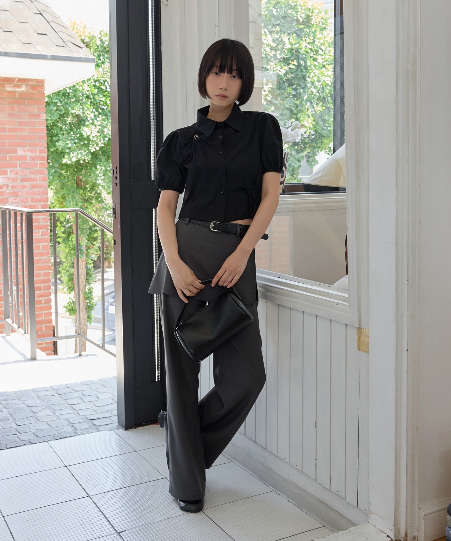 ラブリーパフスリーブスリットリボンクロップドショート丈ブラウス