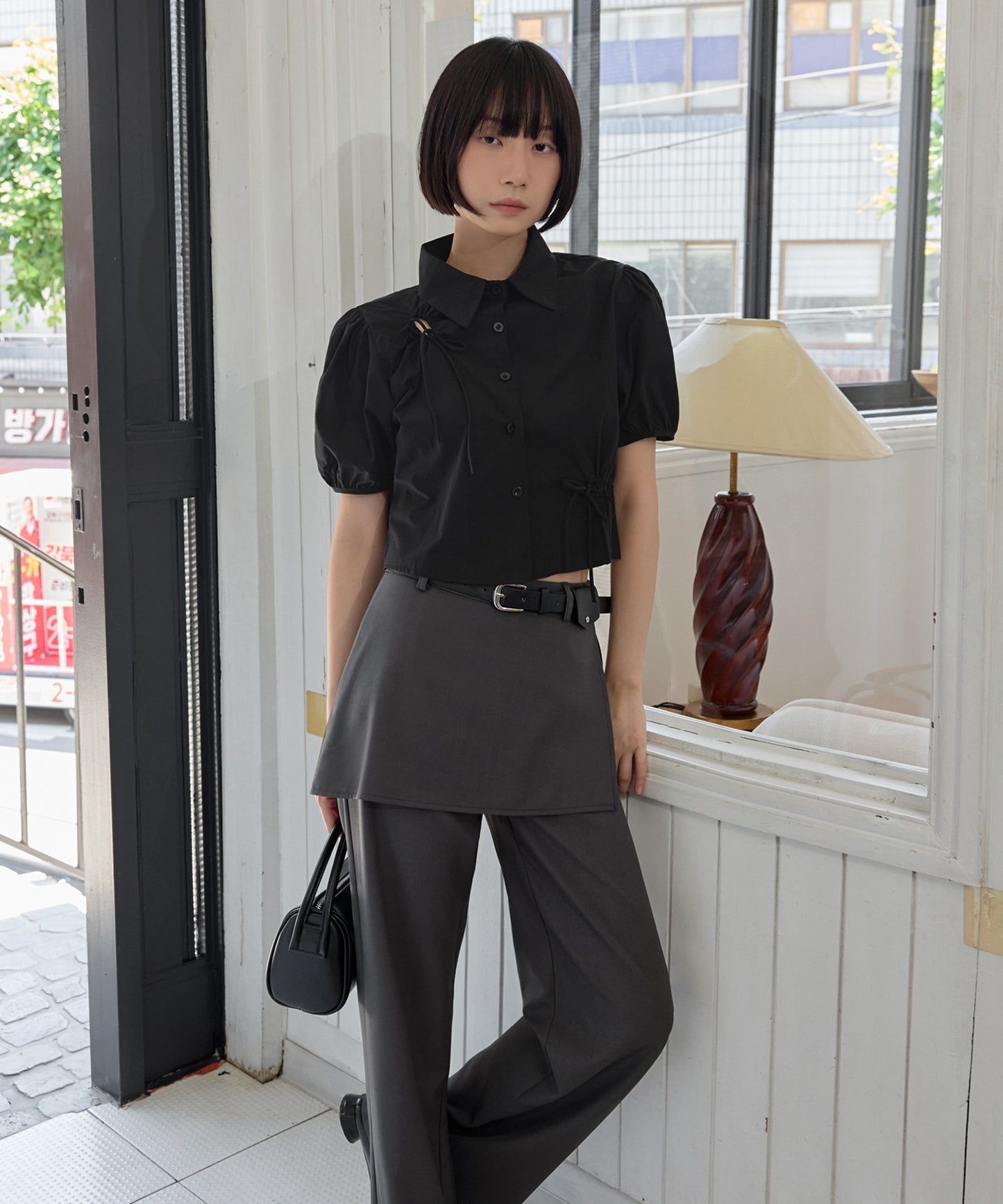 ラブリーパフスリーブスリットリボンクロップドショート丈ブラウス