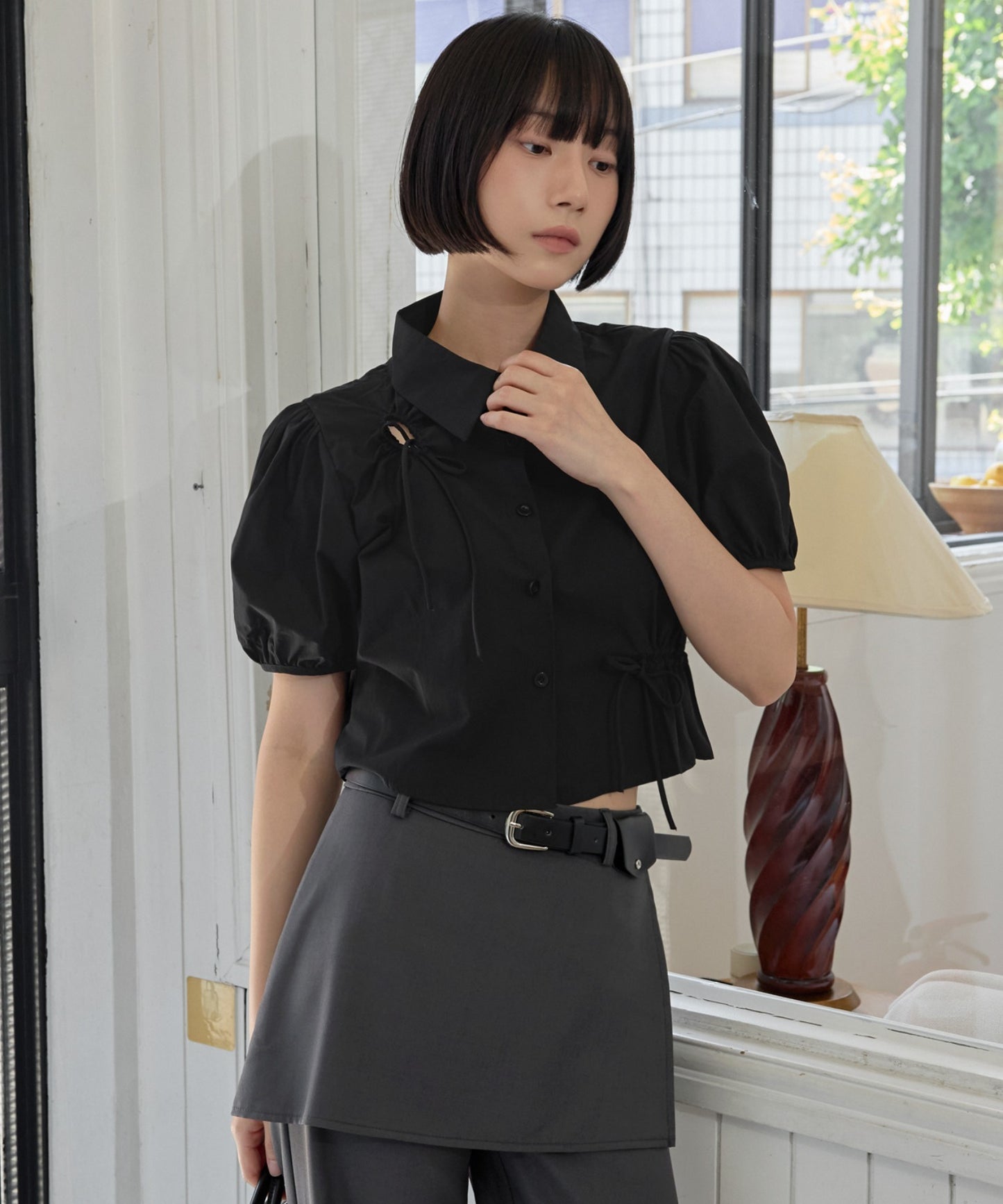ラブリーパフスリーブスリットリボンクロップドショート丈ブラウス