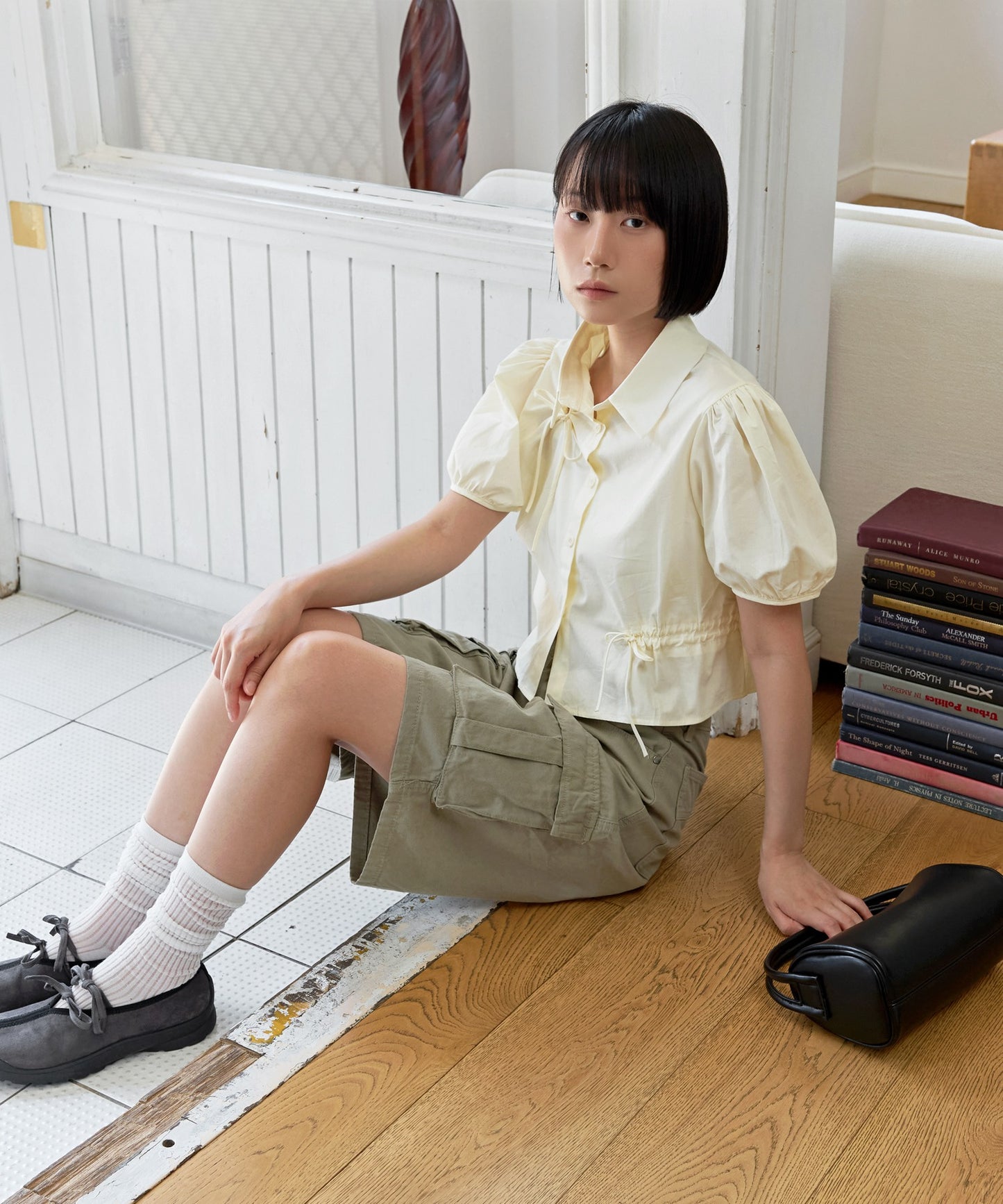 ラブリーパフスリーブスリットリボンクロップドショート丈ブラウス