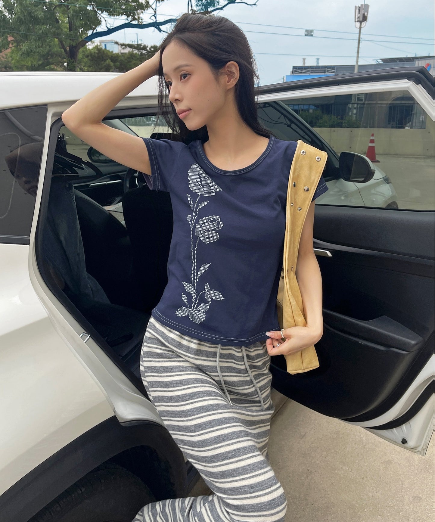 バイカラーステッチフラワーグラフィック半袖Tシャツカットソー