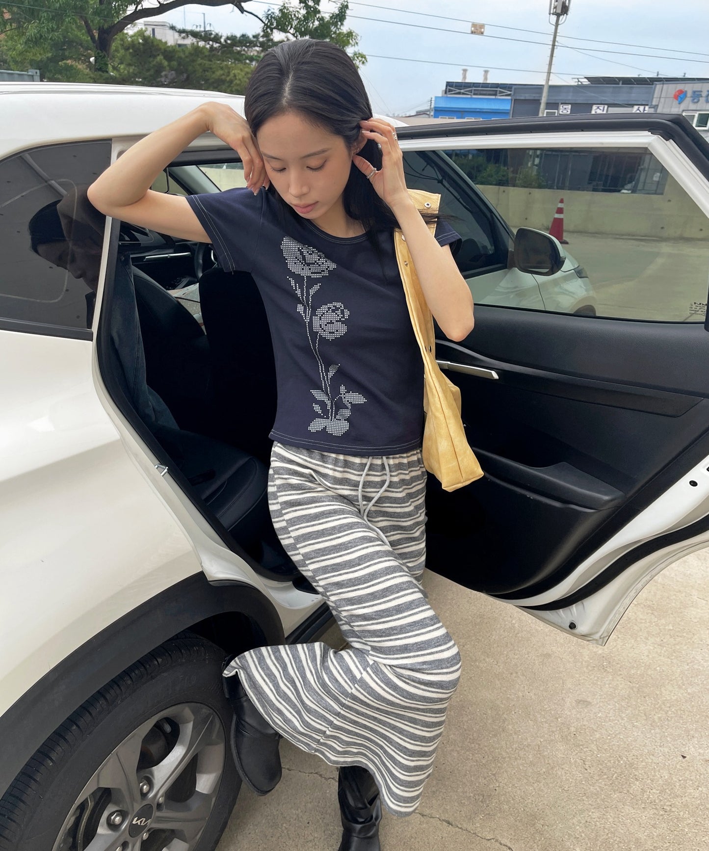 バイカラーステッチフラワーグラフィック半袖Tシャツカットソー