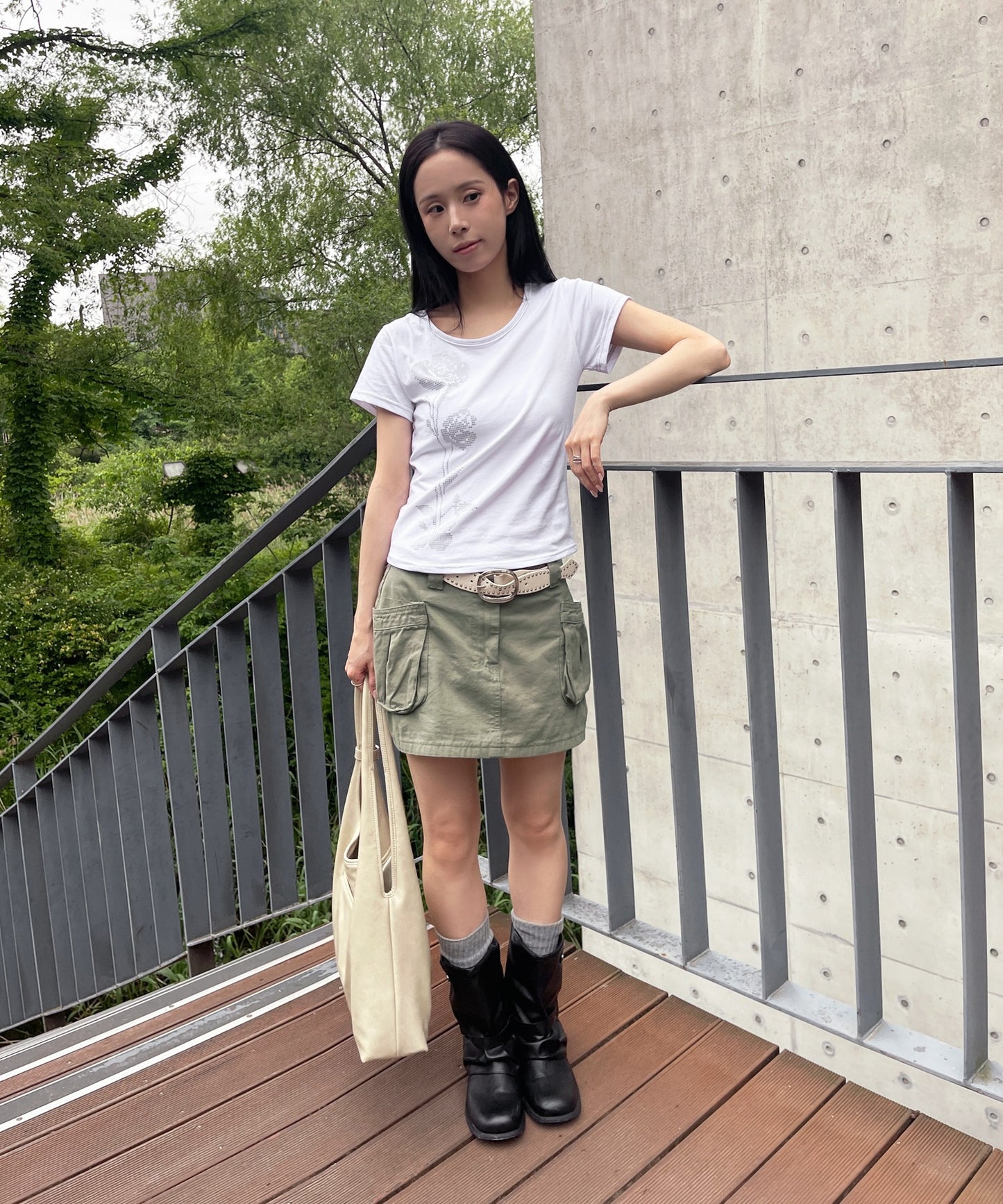 バイカラーステッチフラワーグラフィック半袖Tシャツカットソー