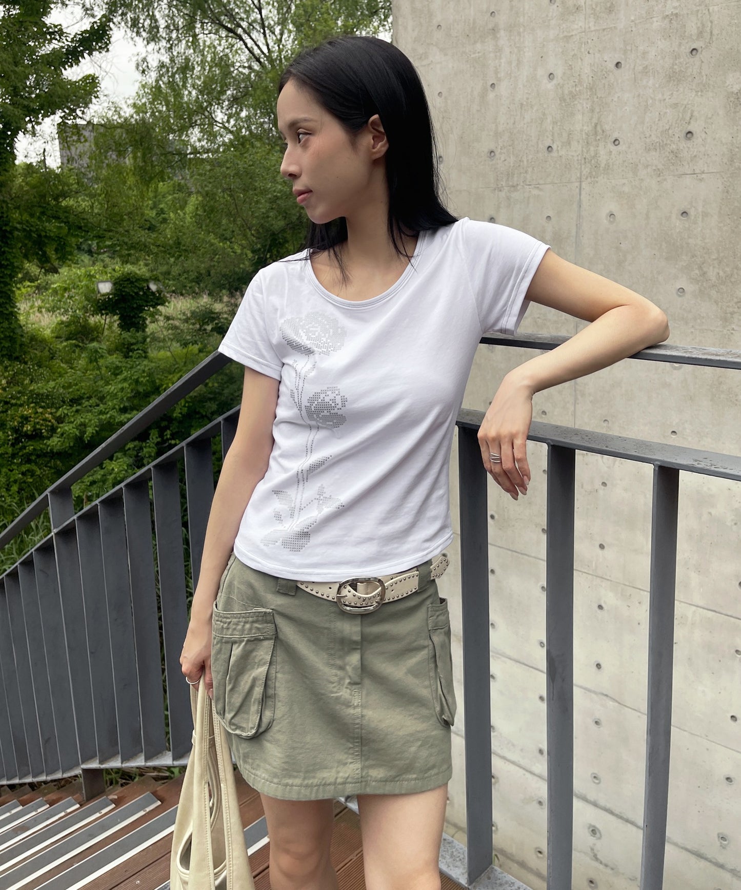 バイカラーステッチフラワーグラフィック半袖Tシャツカットソー