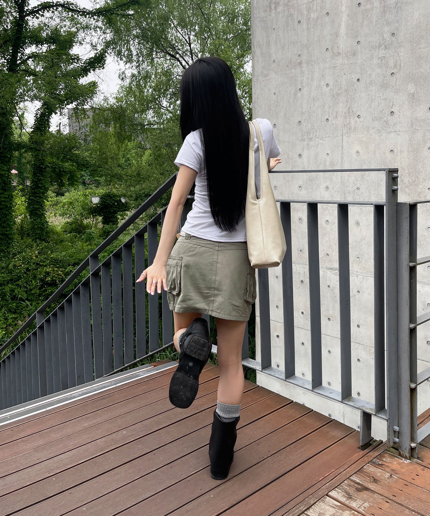 バイカラーステッチフラワーグラフィック半袖Tシャツカットソー
