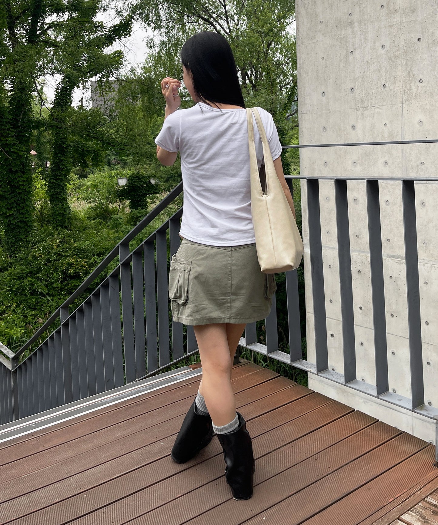 バイカラーステッチフラワーグラフィック半袖Tシャツカットソー