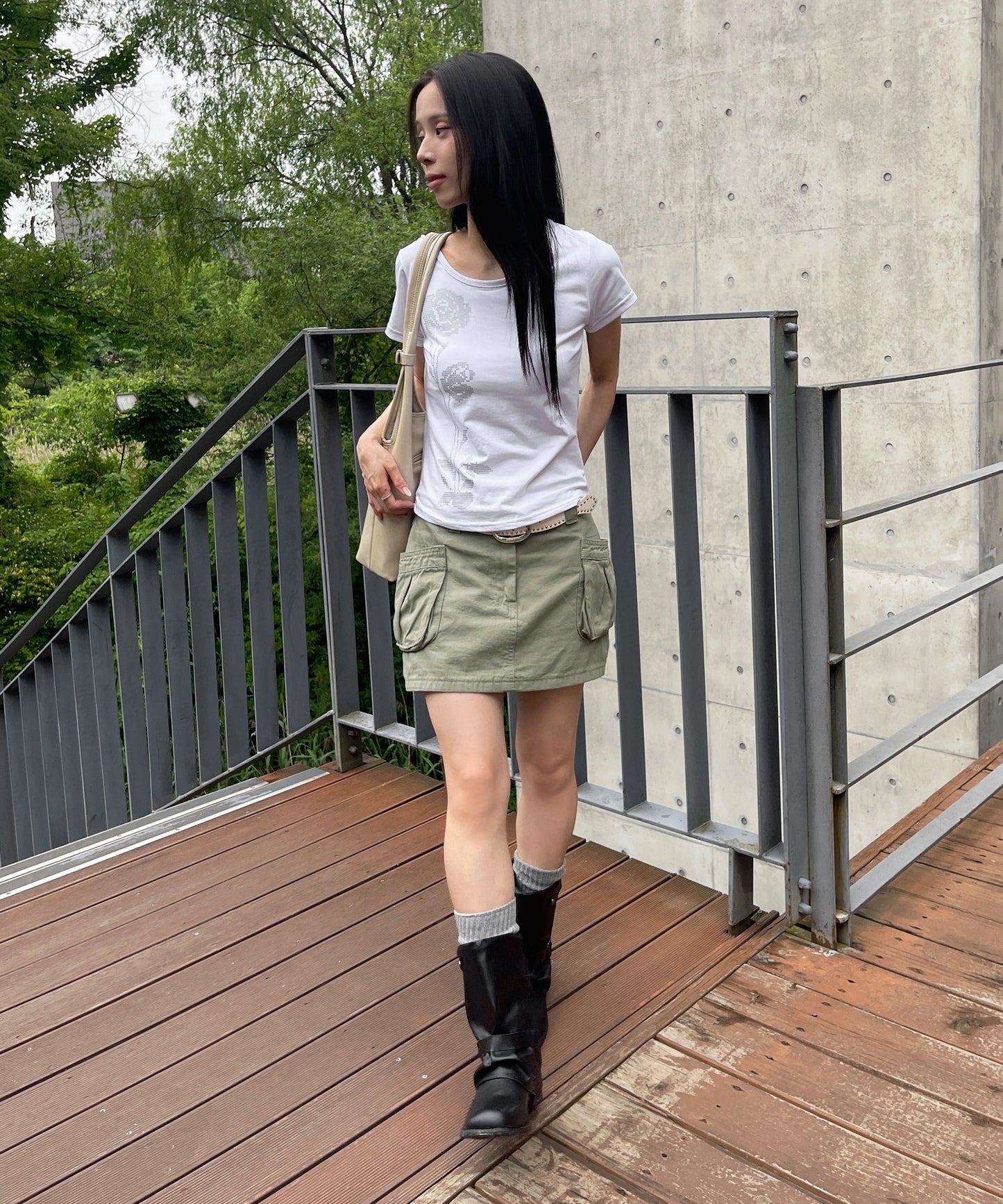 バイカラーステッチフラワーグラフィック半袖Tシャツカットソー