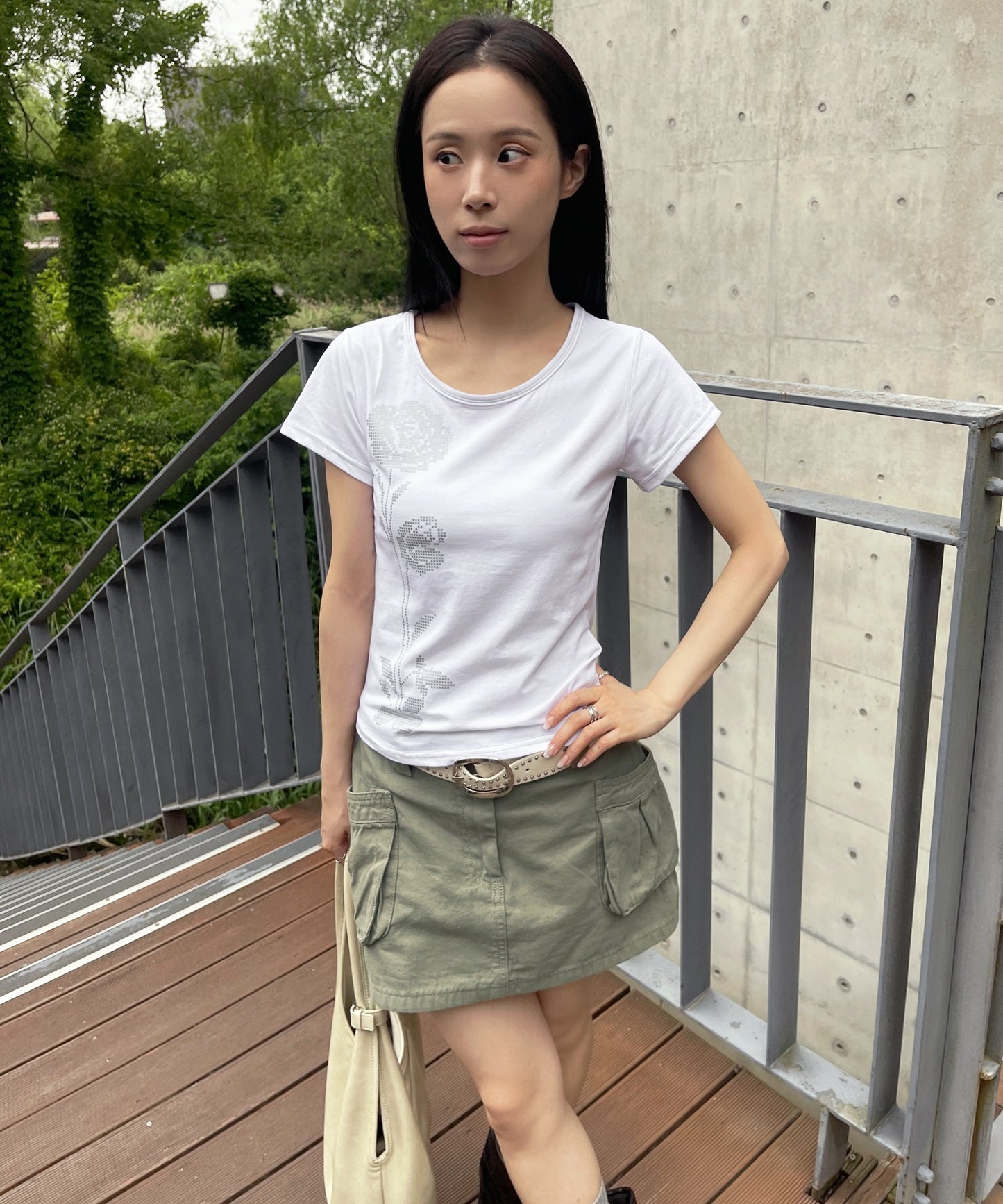 バイカラーステッチフラワーグラフィック半袖Tシャツカットソー