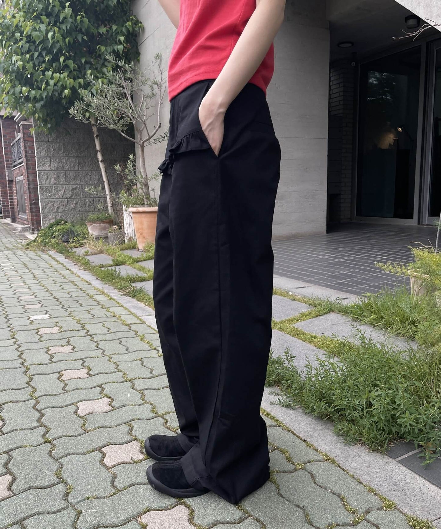 フロントフリルポイントコットンローライズワイドシルエットパンツ