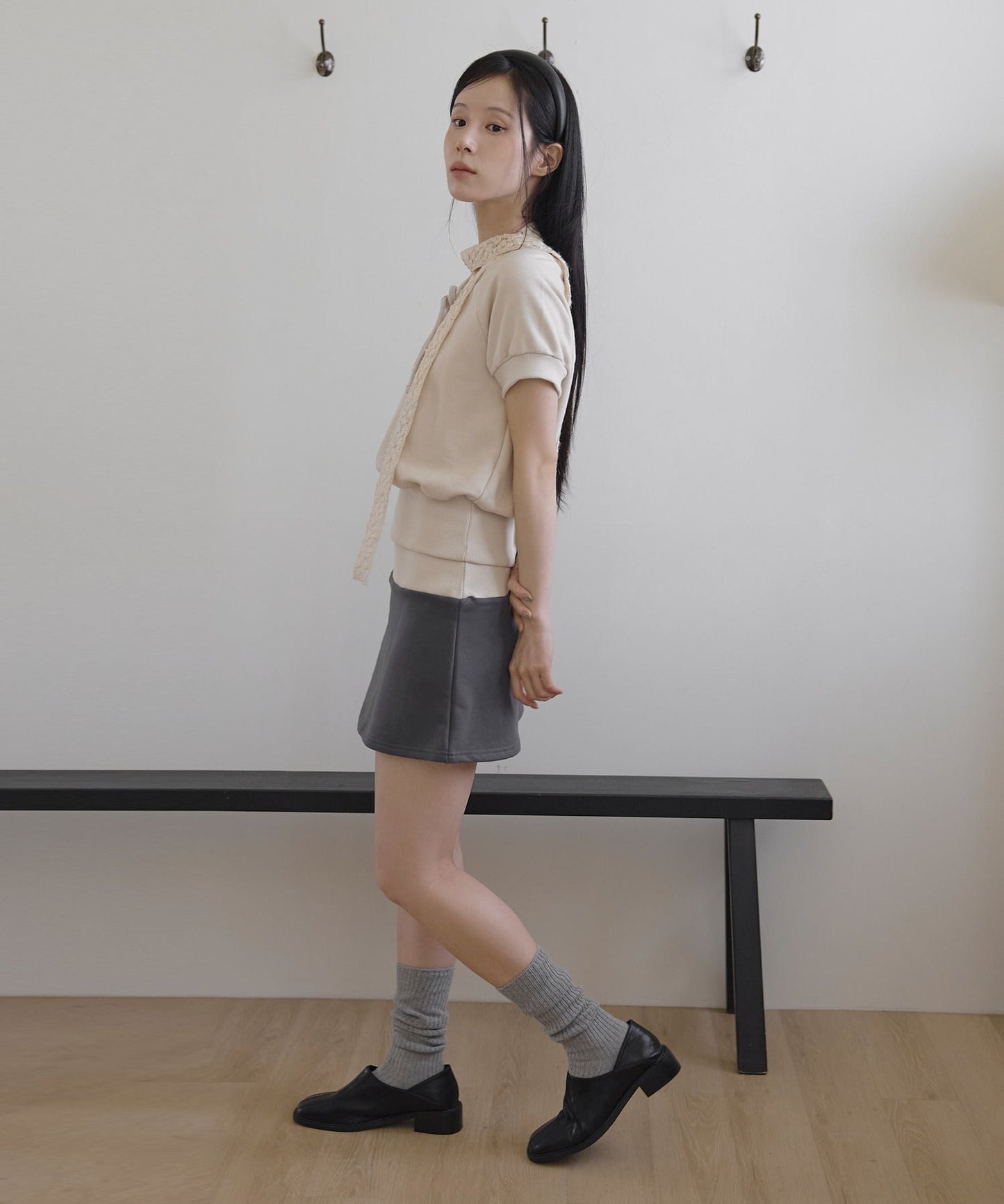 【2026SS新作アイテム】【UNE ORIGINAL】【セット着用可能】 オープンルーズネックフロントリボンリブ半袖トレーナースウェット