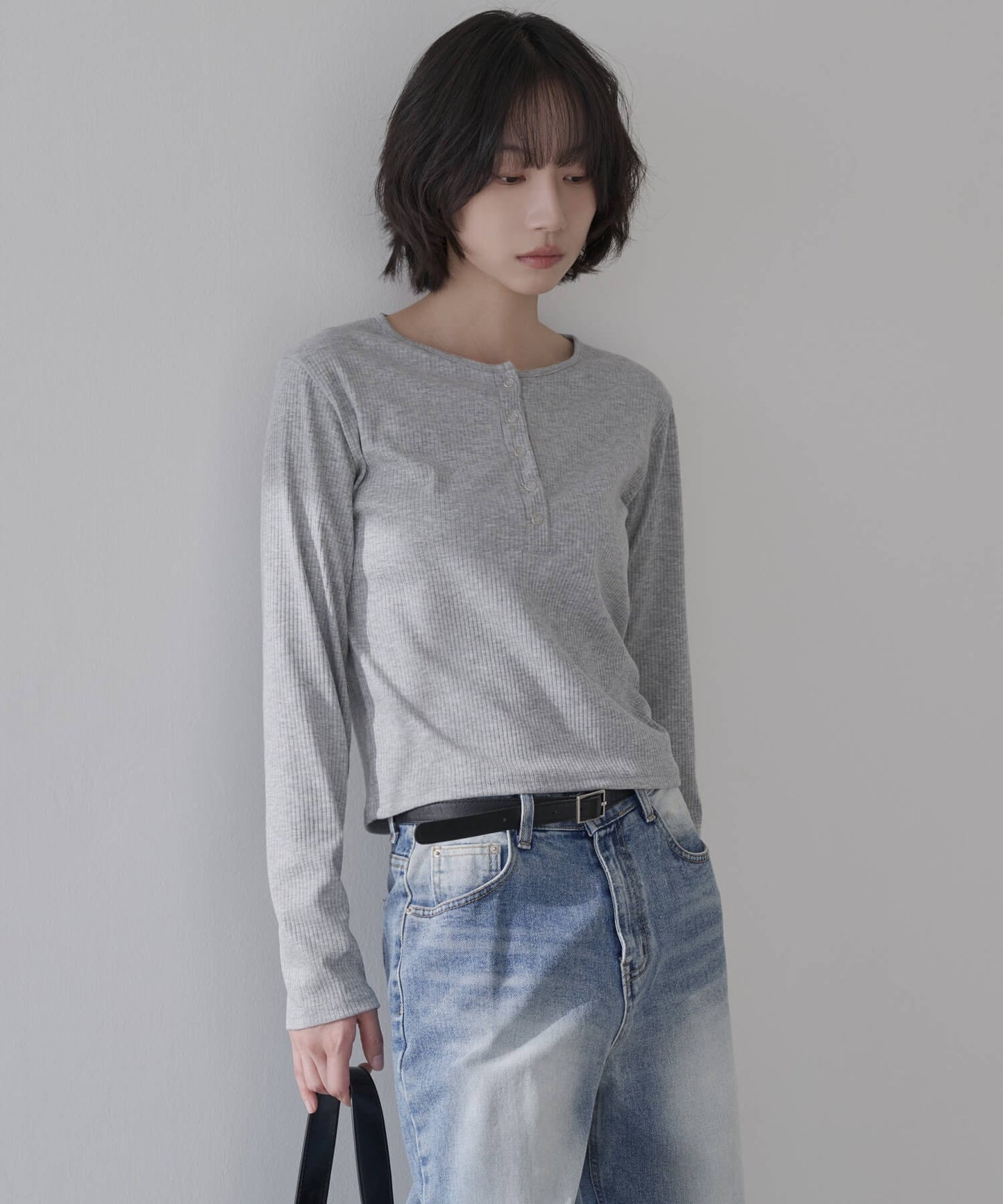 【UNE ORIGINAL】ヘンリーネックシルバースナップボタンシンプルTシャツカットソー