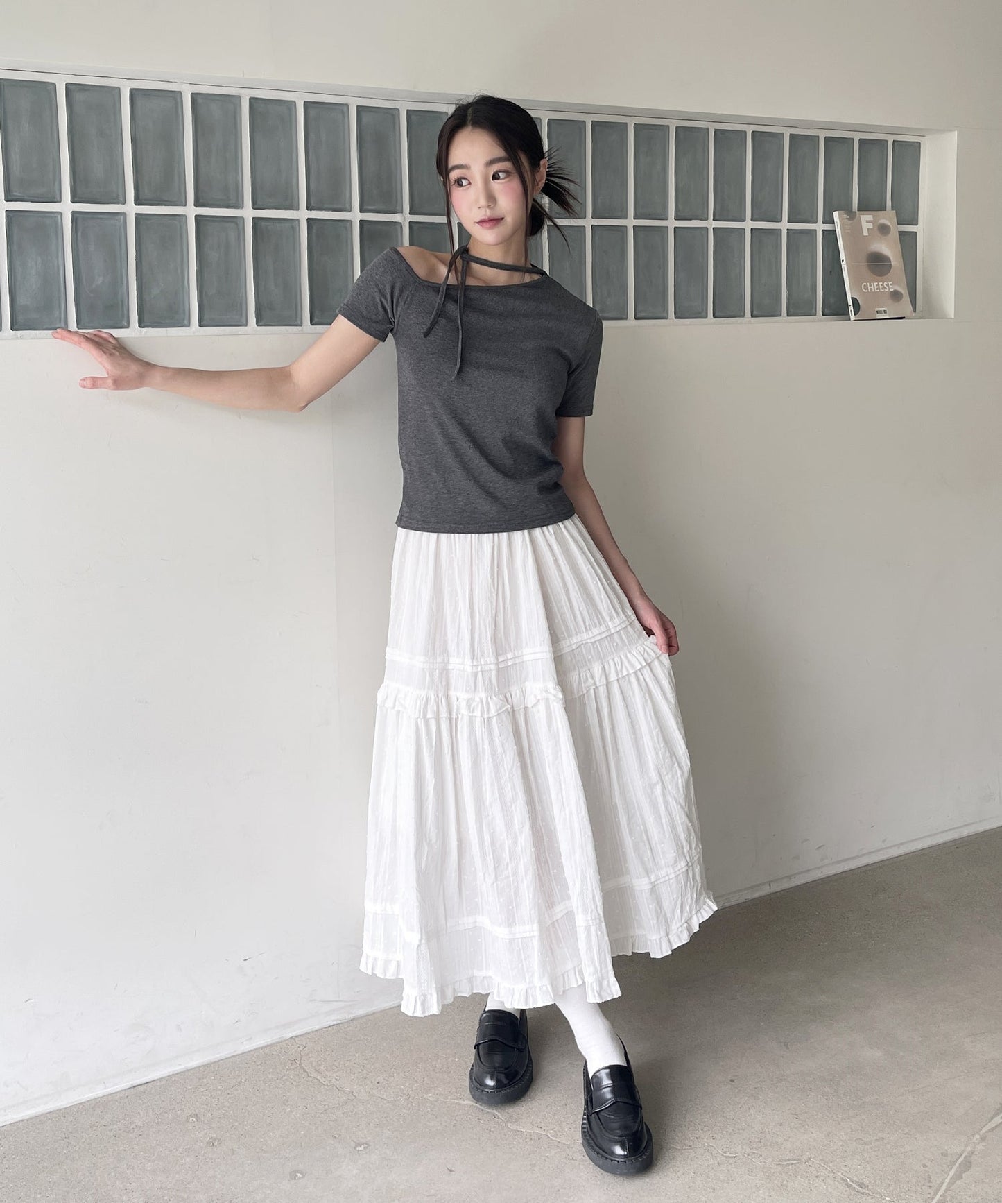 [UNE ORIGINAL]ワンオフショルダーチョーカーリボンTシャツカットソー
