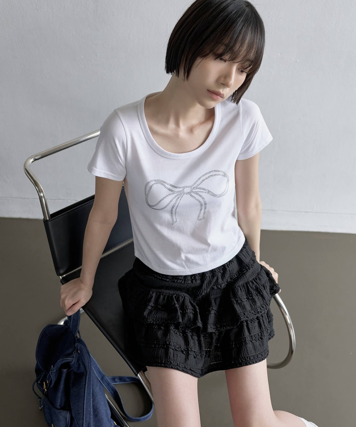 【UNE ORIGINAL】シルバーキラキラストーンズセミクロップド半袖Tシャツカットソー