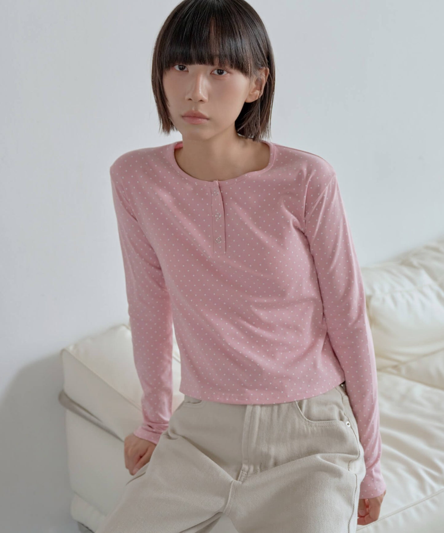 【UNE ORIGINAL】ヘンリーネックシルバースナップボタンドットパターンTシャツカットソー