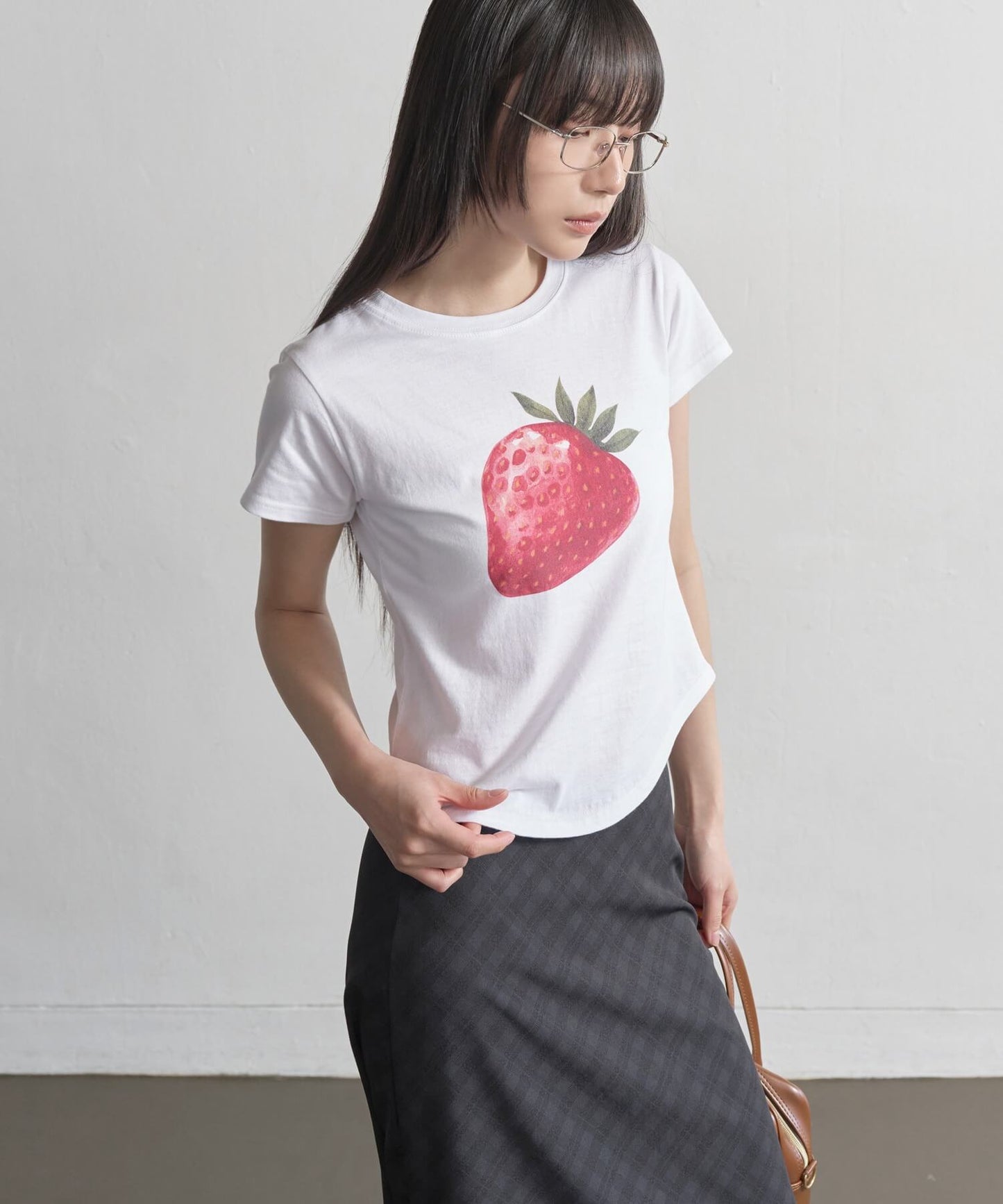 【UNE ORIGINAL】 サイドラウンドスリットフルーツプリントミニチビTシャツカットソー