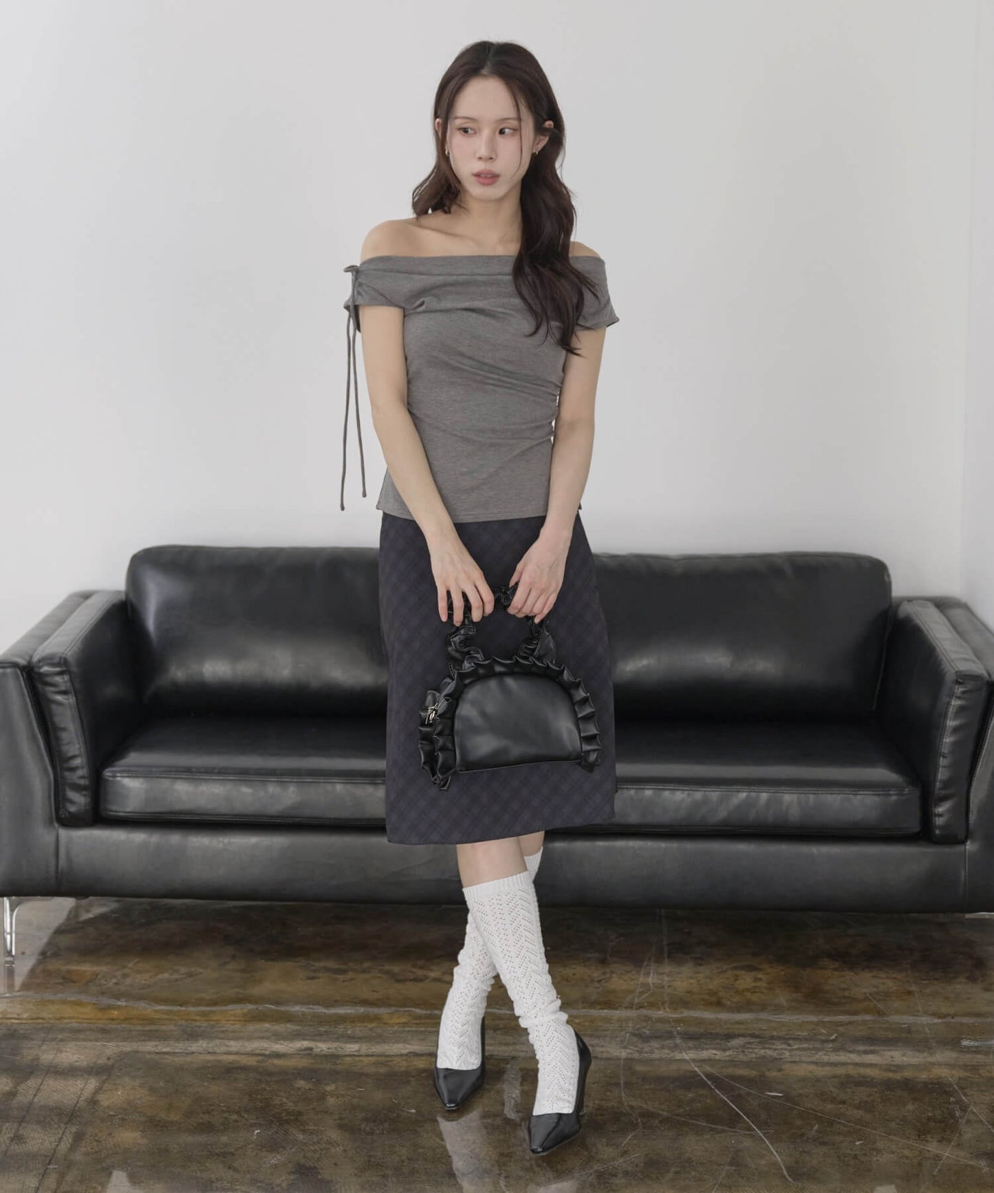 オフショルダー/ワンショルダースリムフィットシャーリングスリットリボン半袖Tシャツカットソー