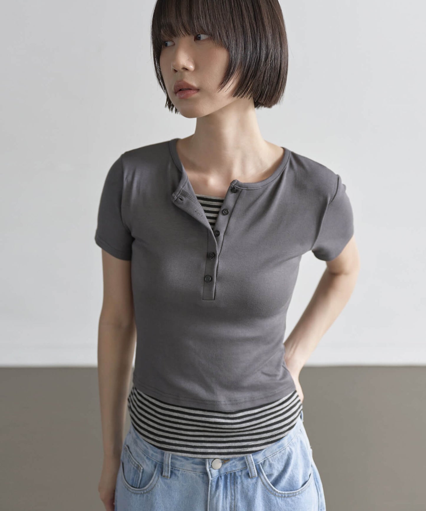 ヘンリーネックバイカラーストライプレイヤードTシャツ