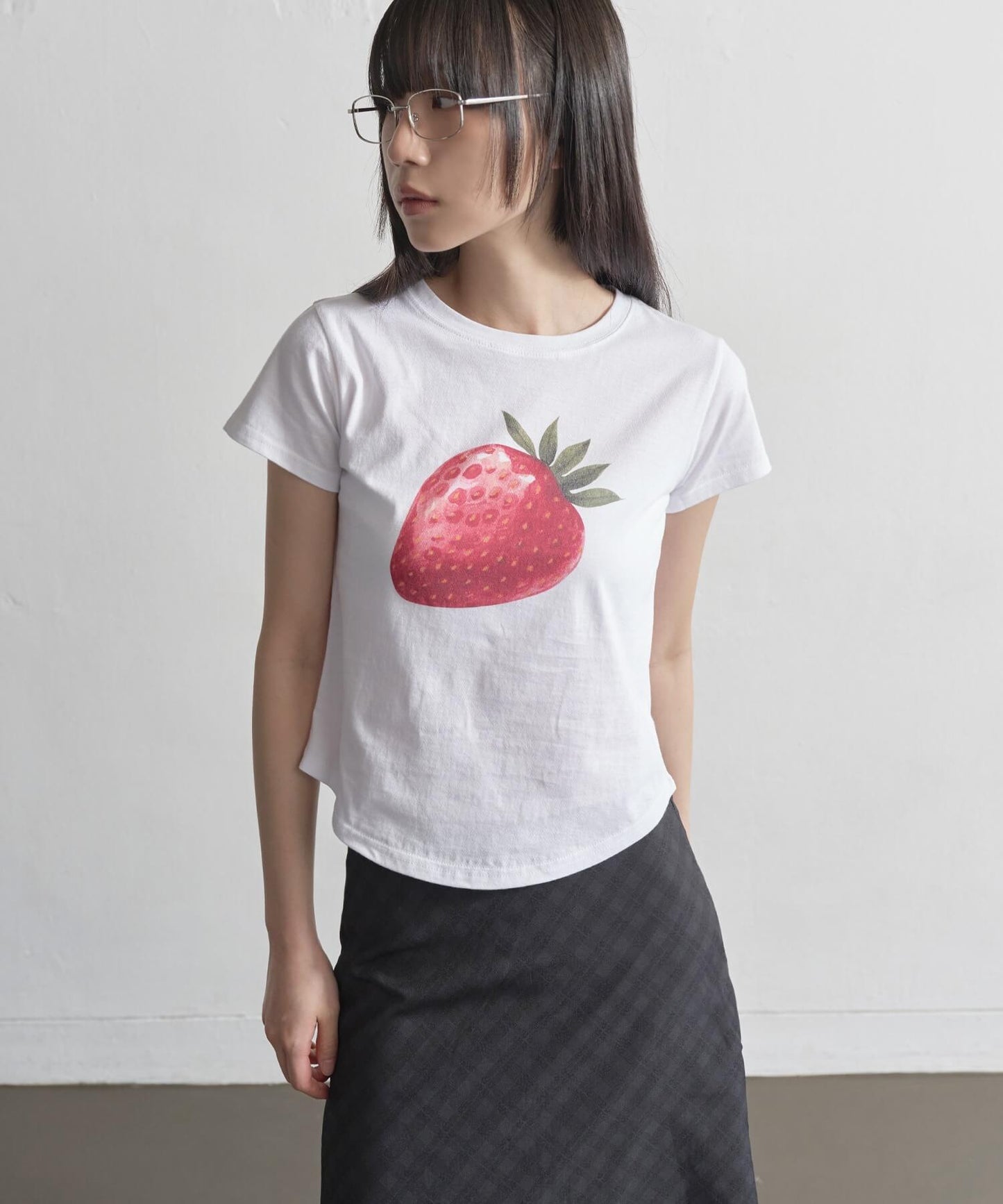 【UNE ORIGINAL】 サイドラウンドスリットフルーツプリントミニチビTシャツカットソー