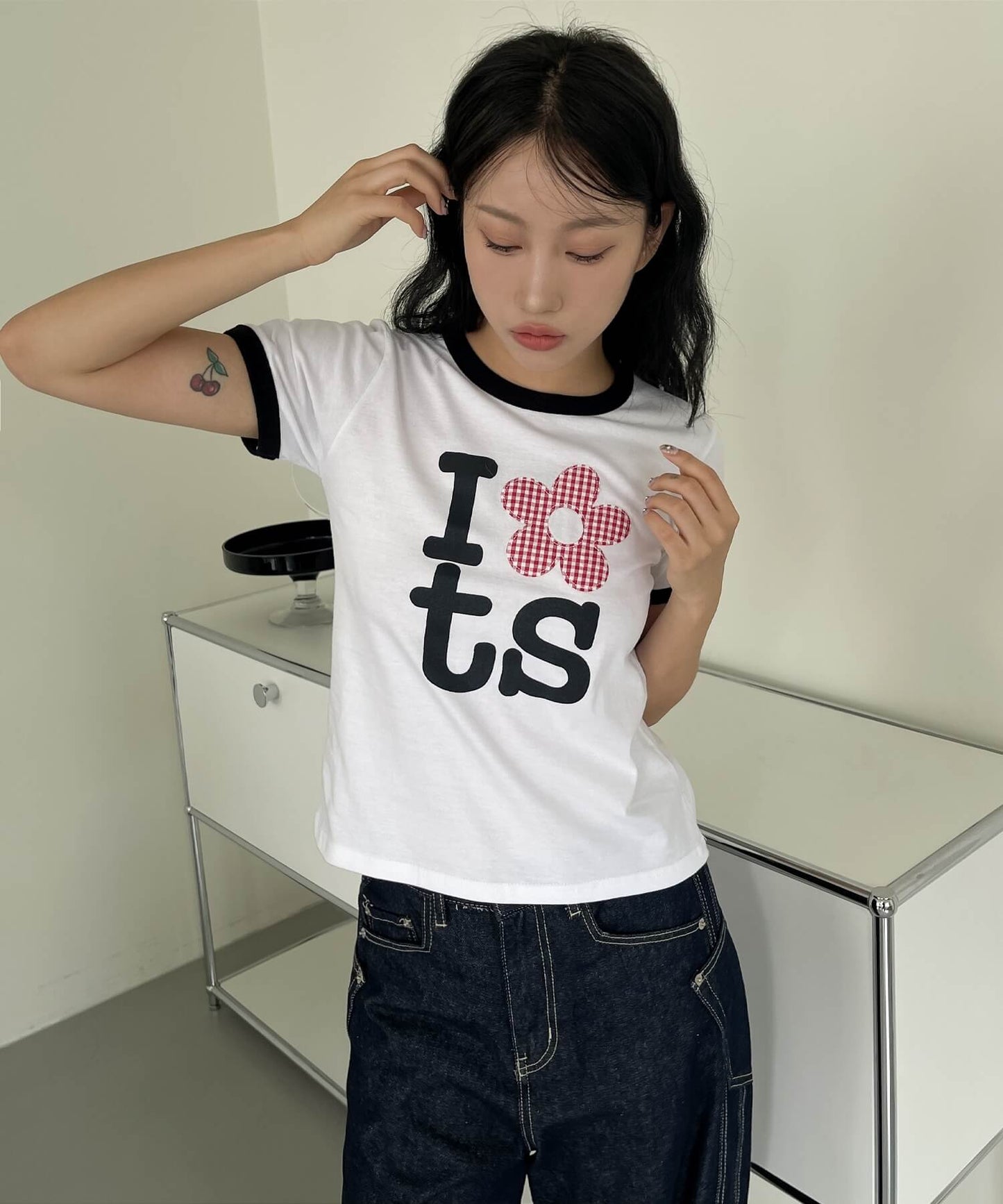 チェックパターンユニークフラワーアプリケットロゴクロップド半袖Ｔシャツ