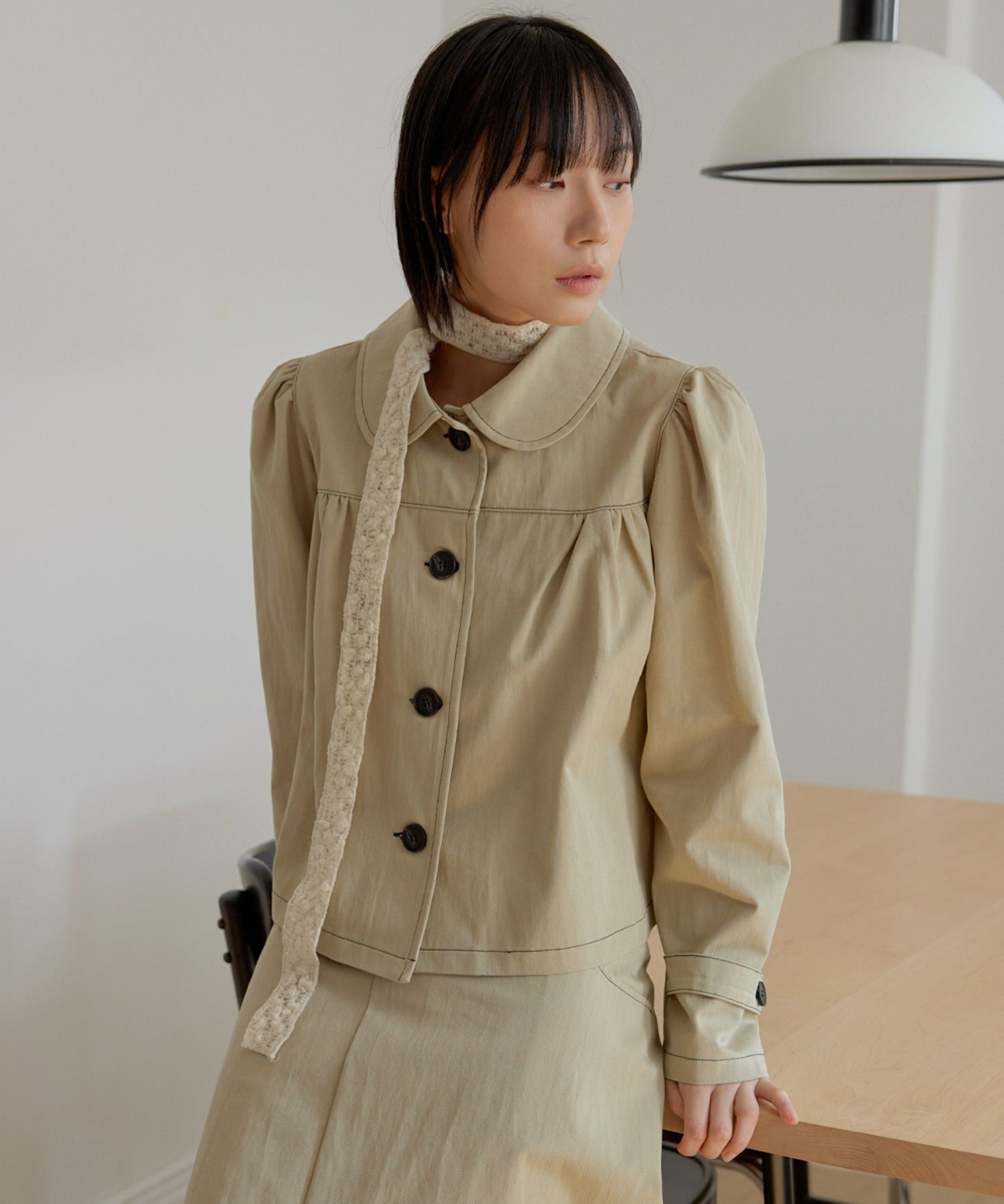 【オリジナル】ラブリーラウンドカラーシャーリングショルダーパフトレンチショートコート