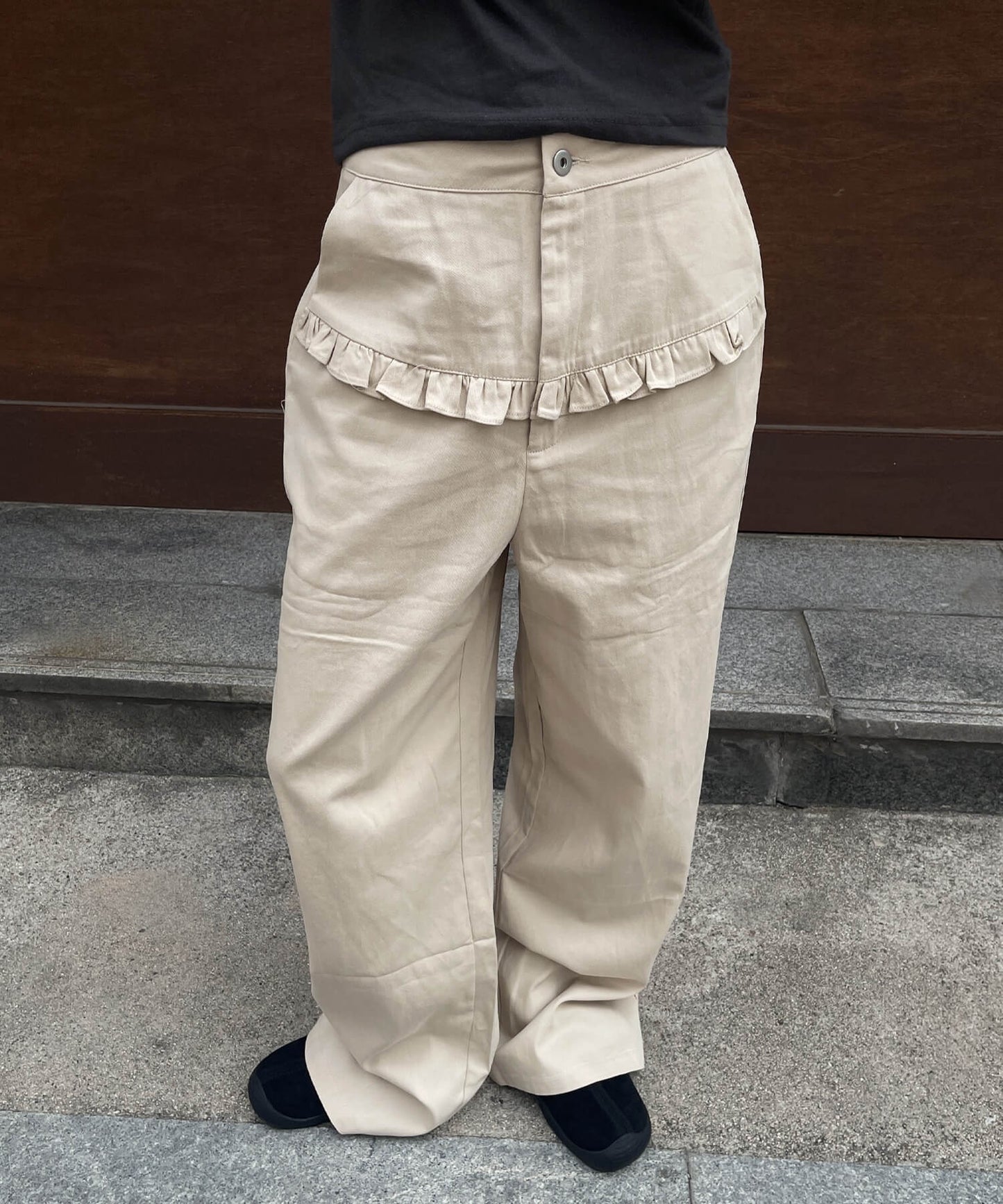 フロントフリルポイントコットンローライズワイドシルエットパンツ