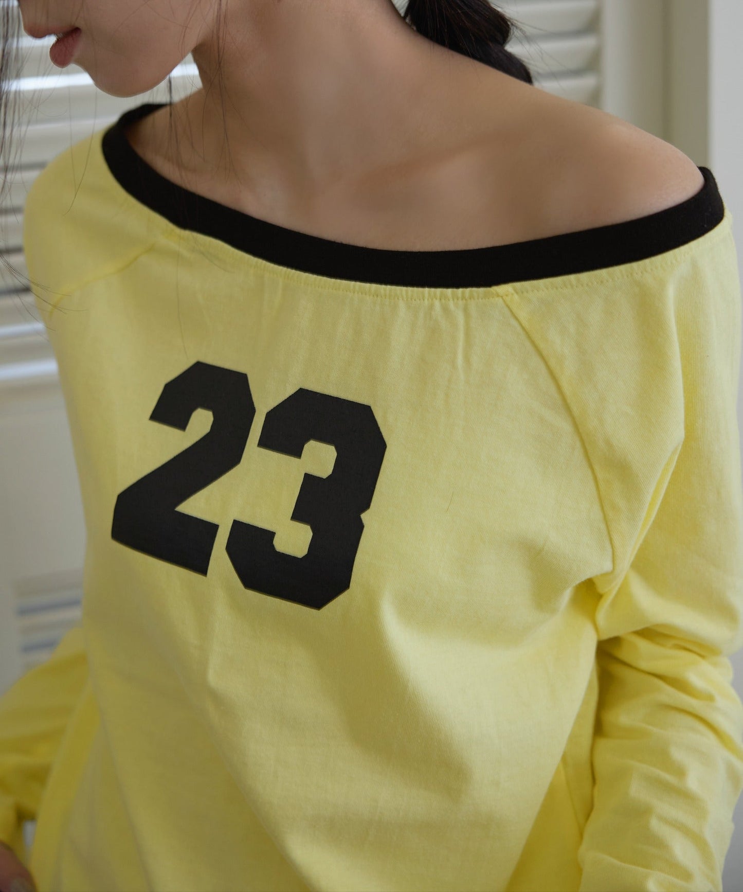 【オフショルダー/ワンショルダー2WAY着用可能】バイカラーナンバリング長袖Tシャツカットソー