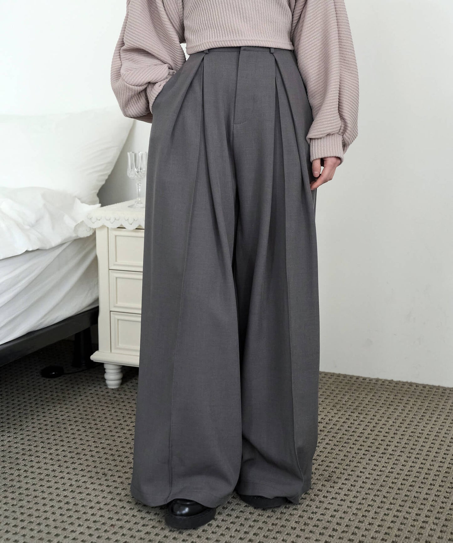 【美脚/足長効果あり】ハイウエストピンタックワイドシルエットロングスラックス