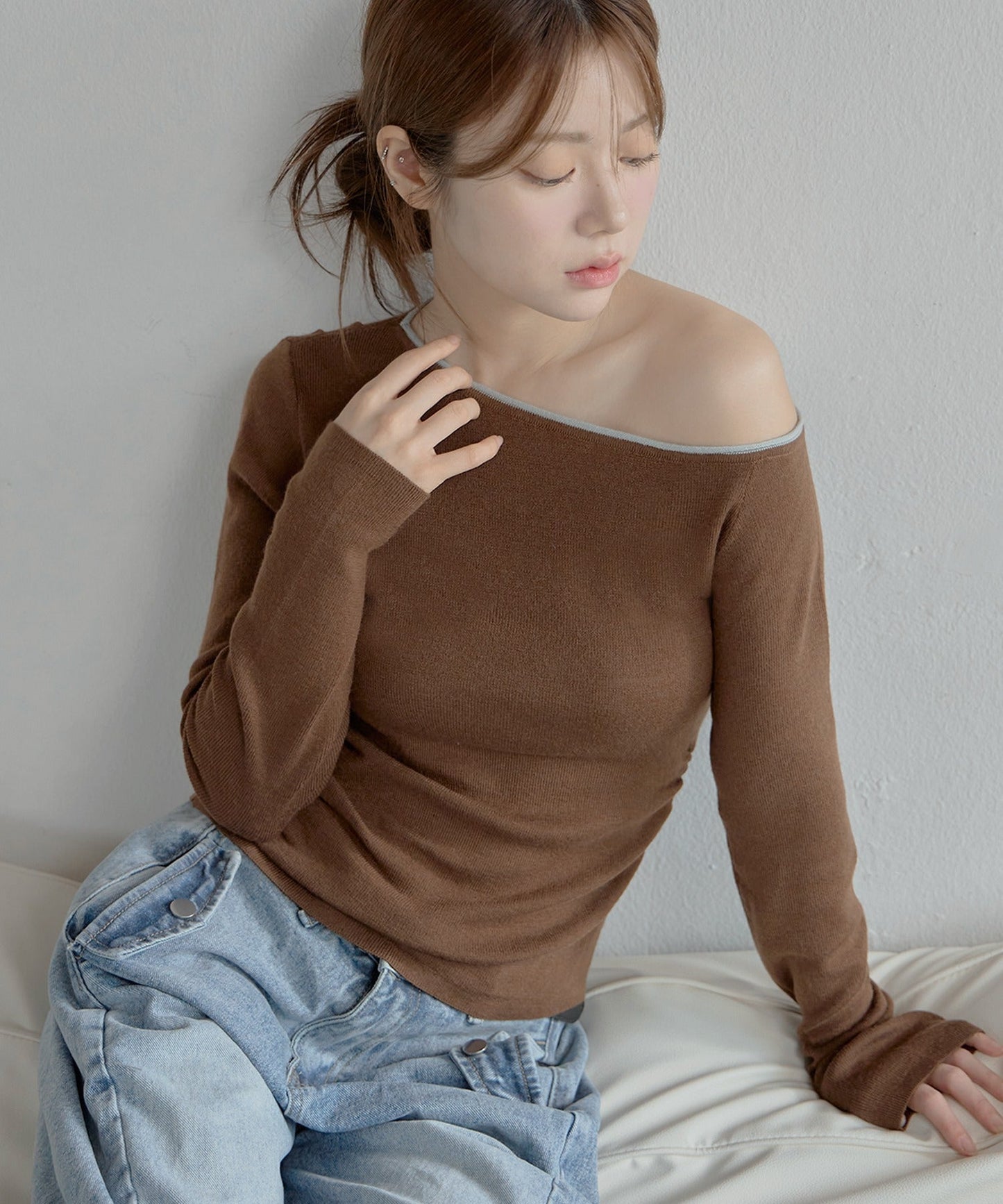 【左右自由にオフショル可能】ワンショルダーバイカラーニット