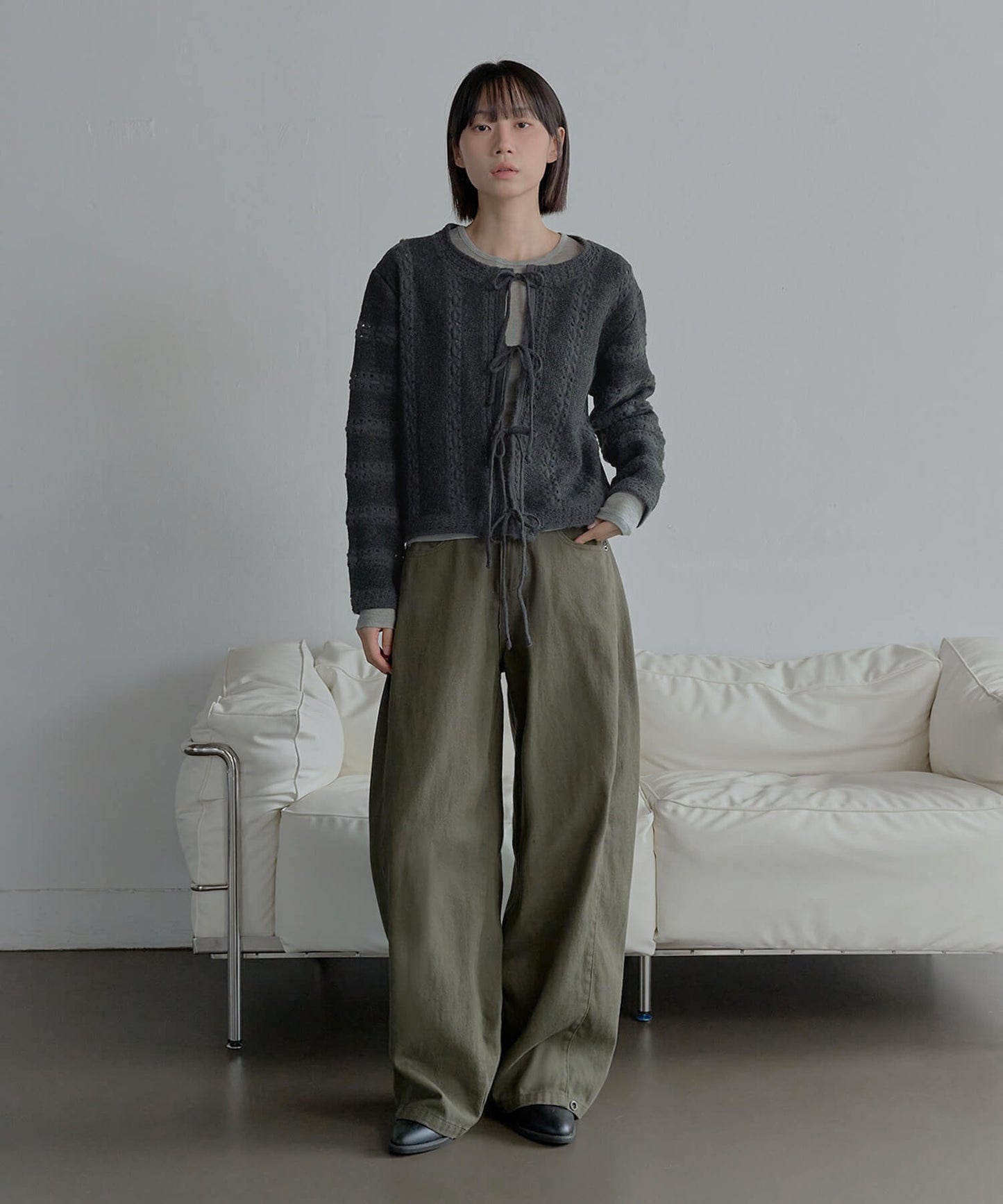 【裾のボタンでシルエット調節可能】サイドバルーンシルエットカラーチノパンツ