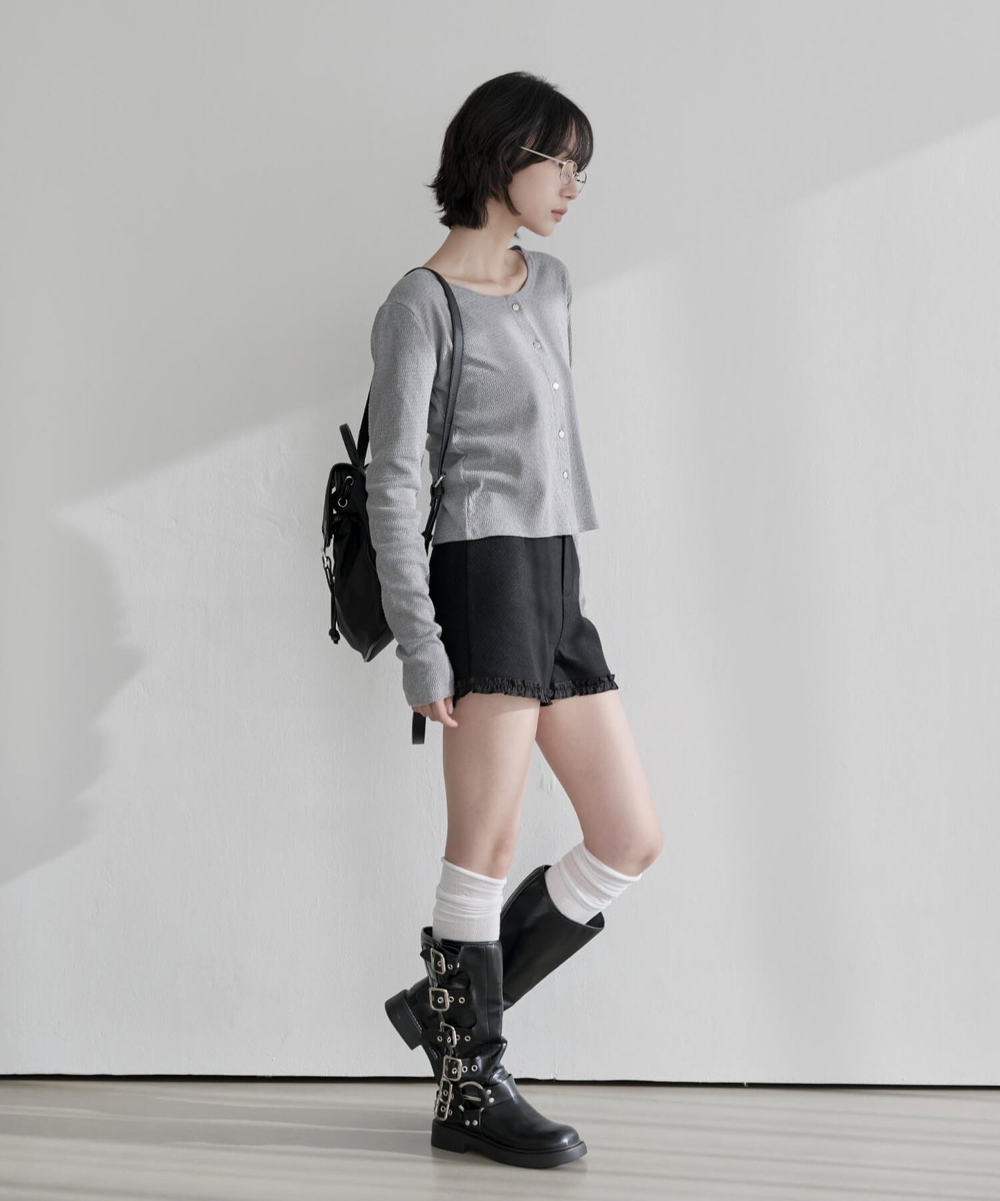 【UNE ORIGINAL】ショルダーパフシルバーボタンワッフル袖ウォーマーカーディガン